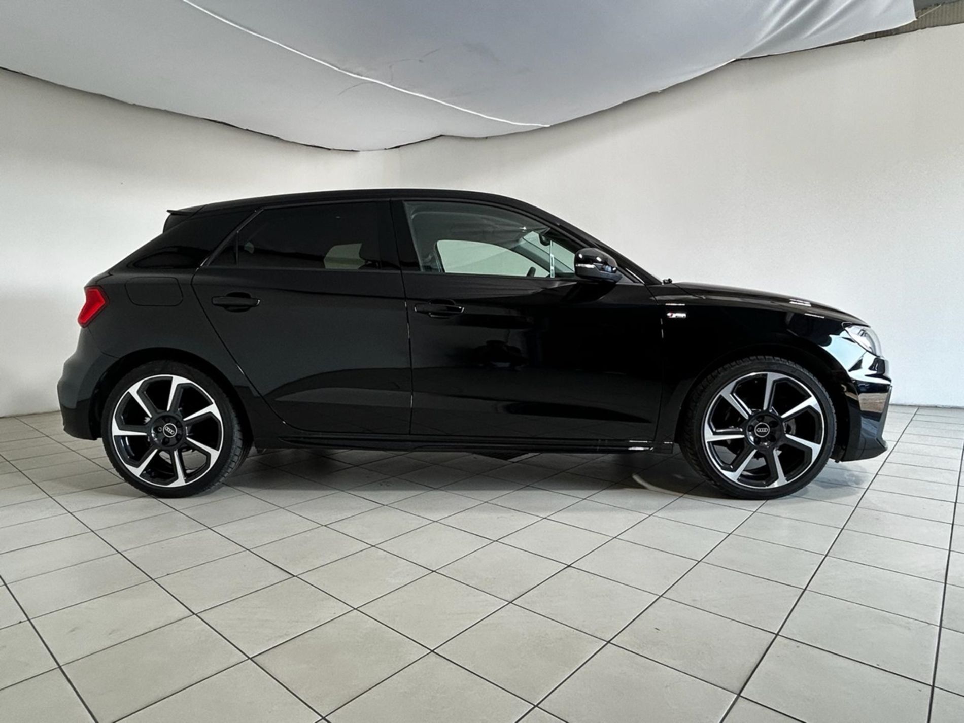 Audi A1 Sportback 30 1.0 tfsi Identity Black 110cv s-tronic   - Autoviemme