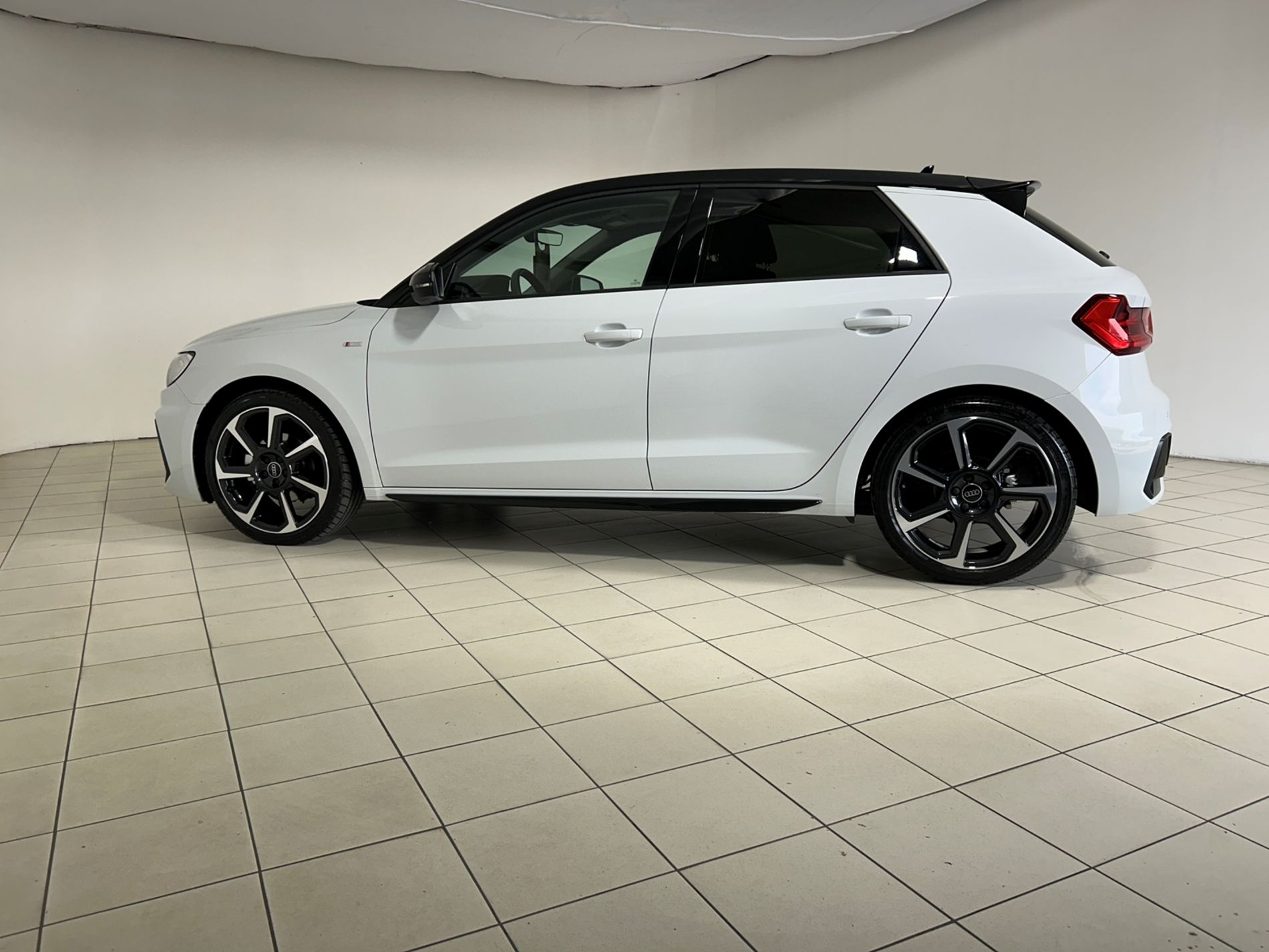 Audi A1 Sportback 30 1.0 tfsi Identity Black 116 cv s-tronic   - Autoviemme
