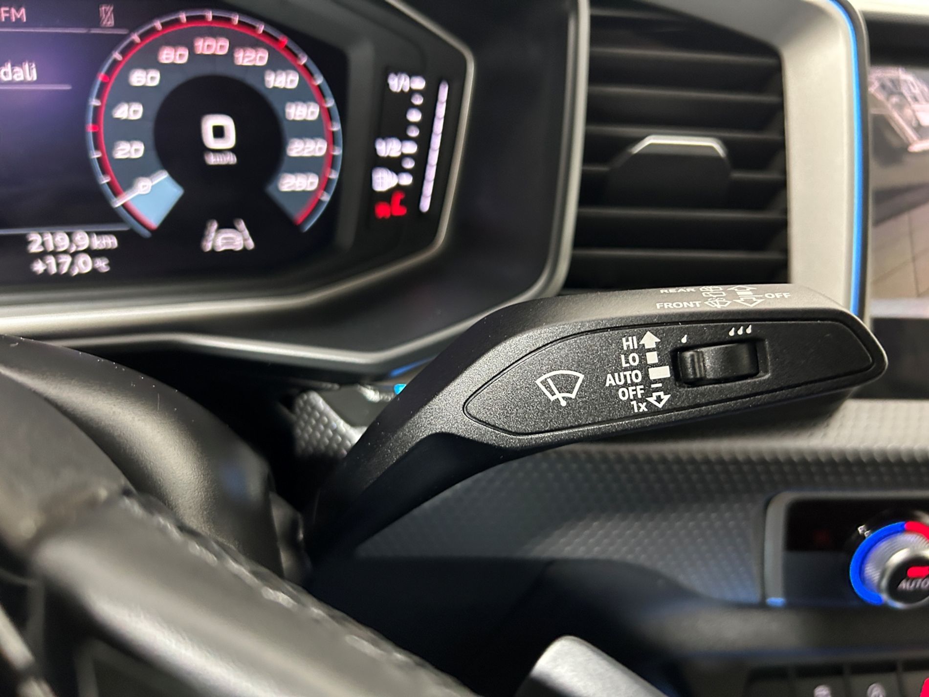 Audi A1 Sportback 30 1.0 tfsi Identity Black 116 cv s-tronic   - Autoviemme