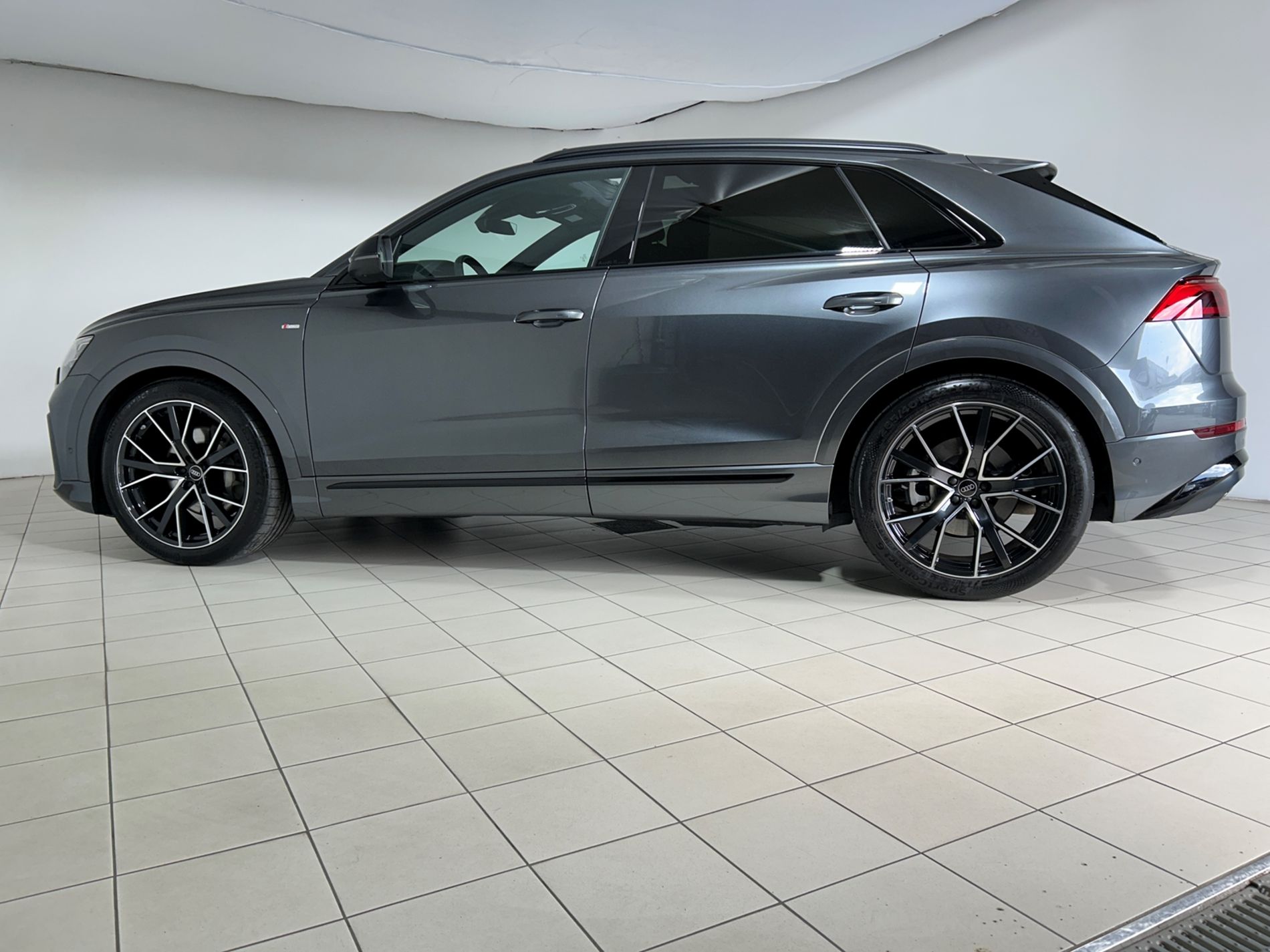 Audi Q8 S line quattro 286 cv tetto apribile - Autoviemme