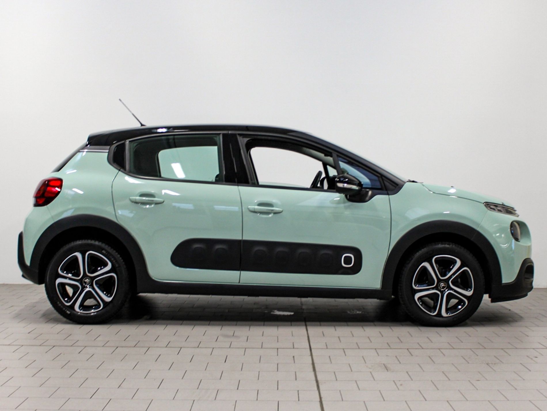 C3 1.2 puretech Shine s&s 83cv neopatentati my18 - Autoviemme