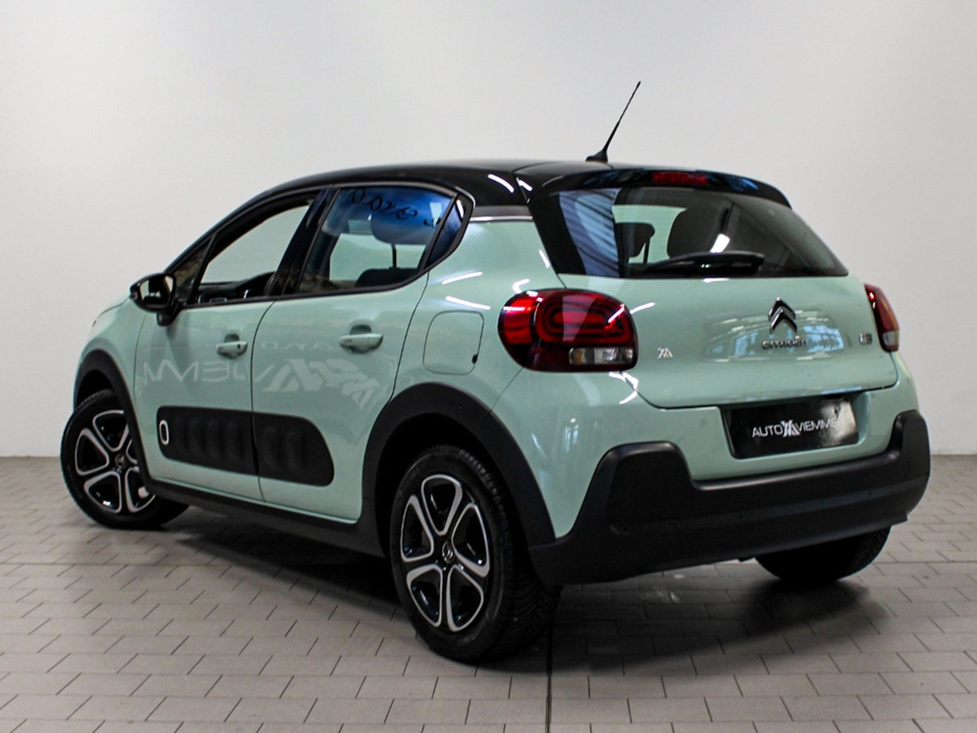 C3 1.2 puretech Shine s&s 83cv neopatentati my18 - Autoviemme