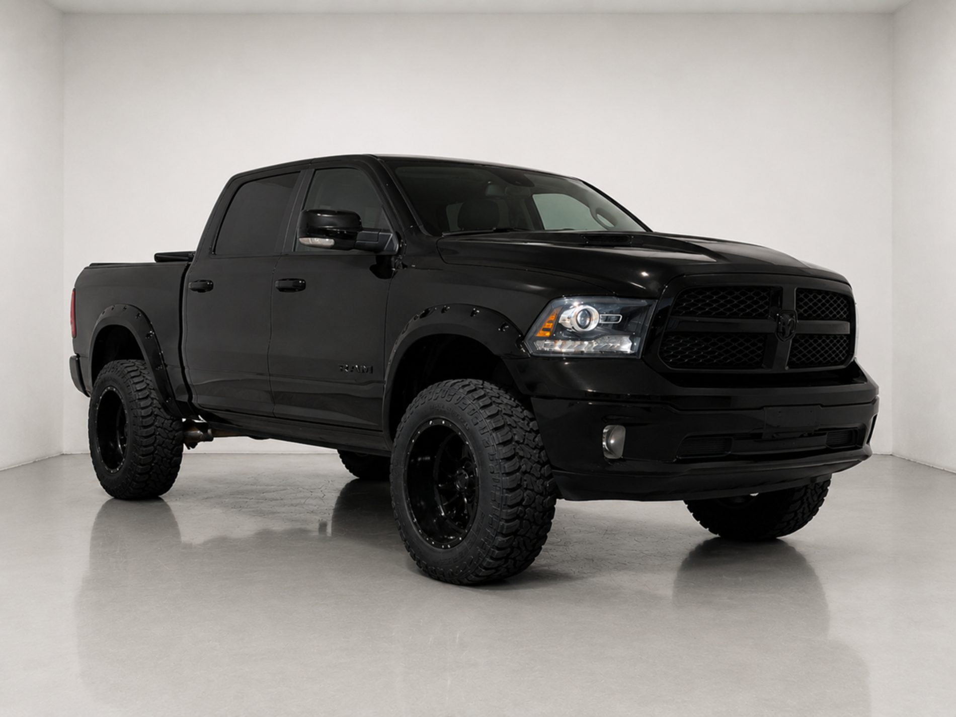 Dodge Ram 1500 Sport Crew Cab - Autoviemme