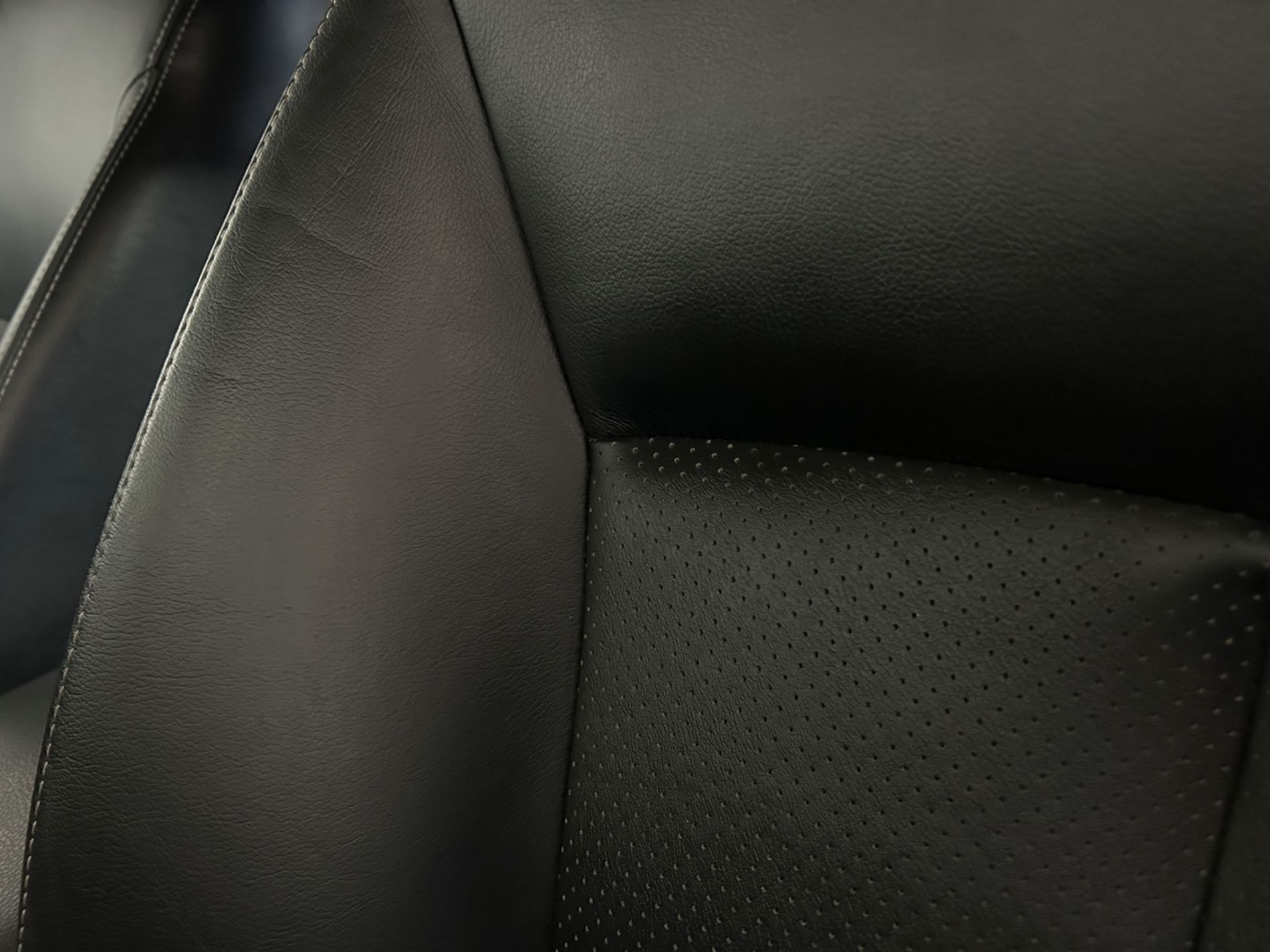 Fullback 2.4 doppia cabina LX 4wd 180cv - Autoviemme