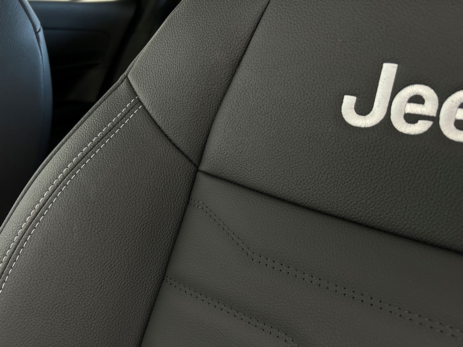 Avenger e-hybrid Summit 100cv   - Autoviemme