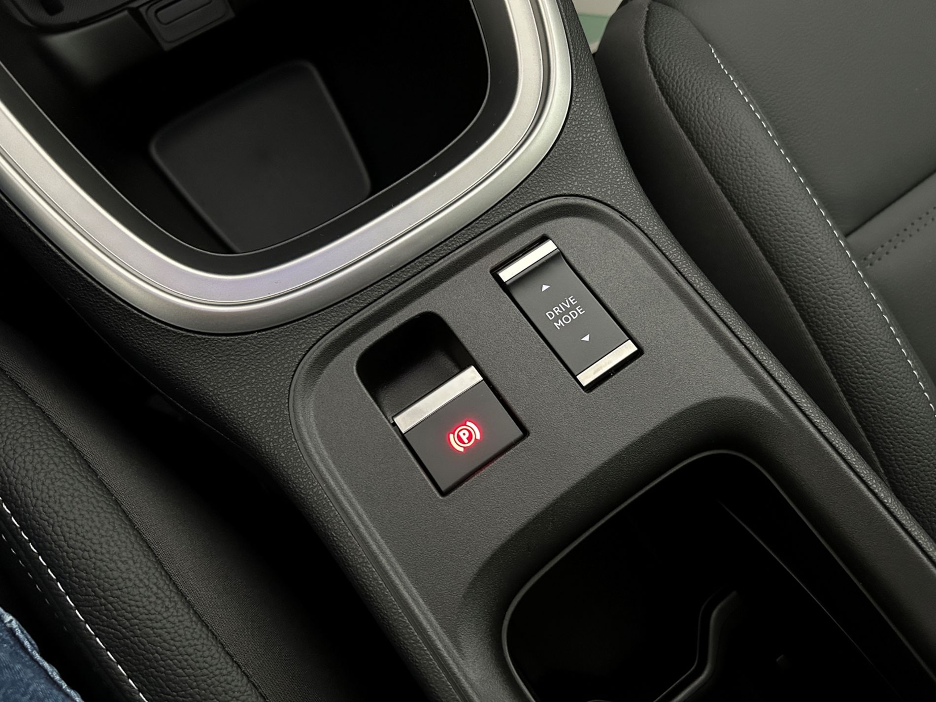 Avenger e-hybrid Summit 100cv   - Autoviemme