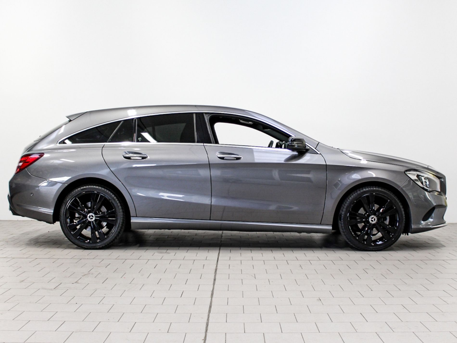 Mercedes CLA Shooting Brake 180 Sport auto   - Autoviemme