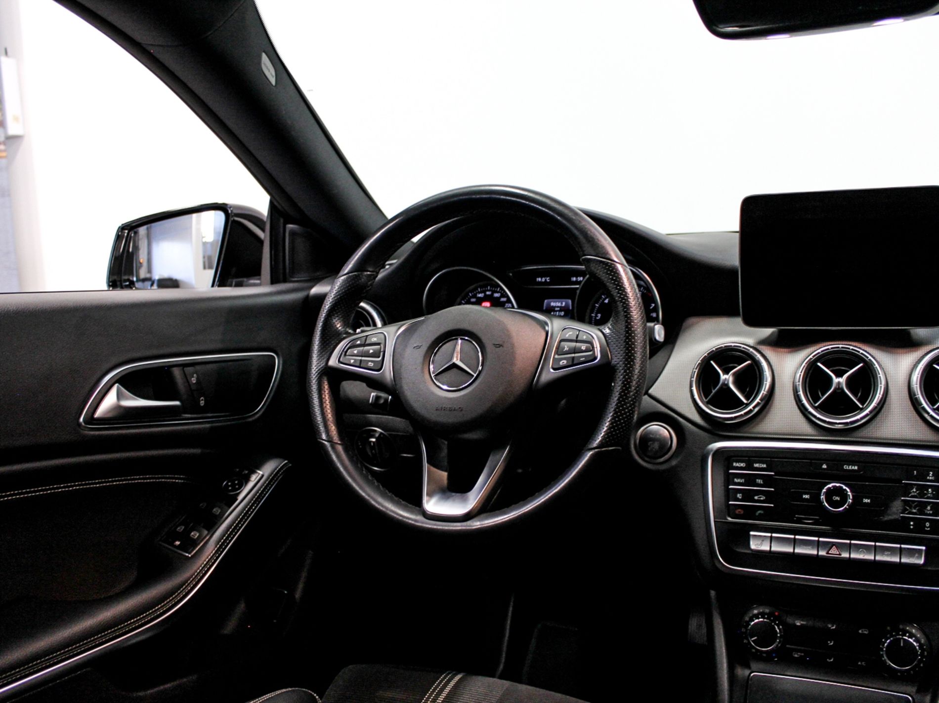 Mercedes CLA Shooting Brake 180 Sport auto   - Autoviemme