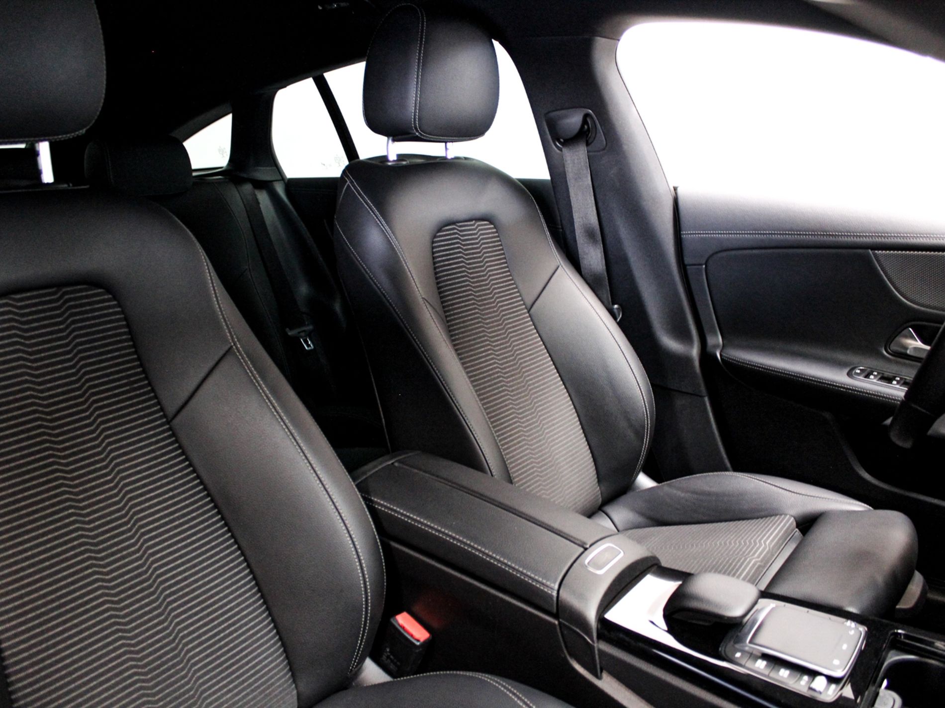 Mercedes CLA Shooting Brake 180 Night edition auto   - Autoviemme