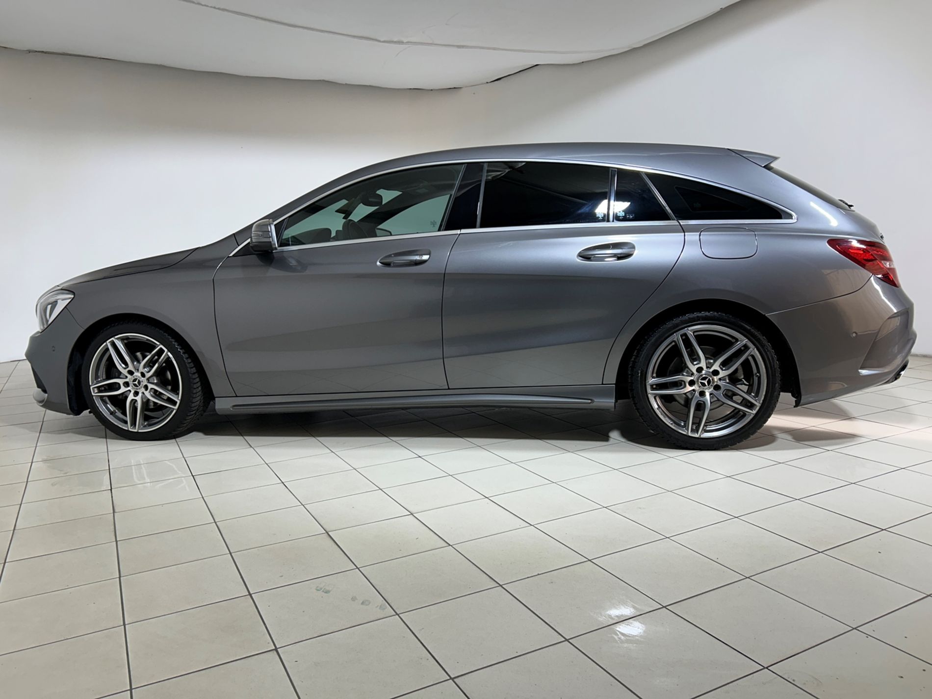 Mercedes CLA Shooting Brake 180 Premium automatica FL - Autoviemme