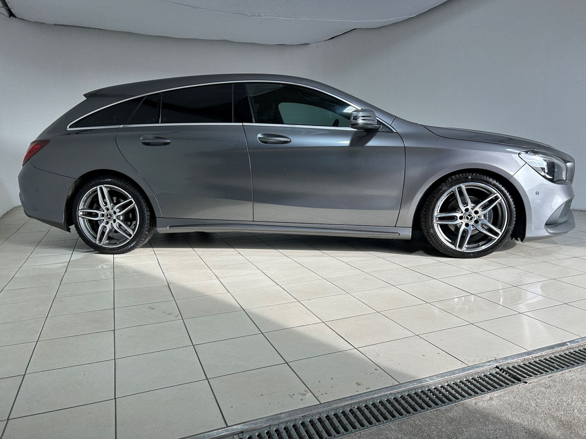 Mercedes CLA Shooting Brake 180 Premium automatica FL - Autoviemme