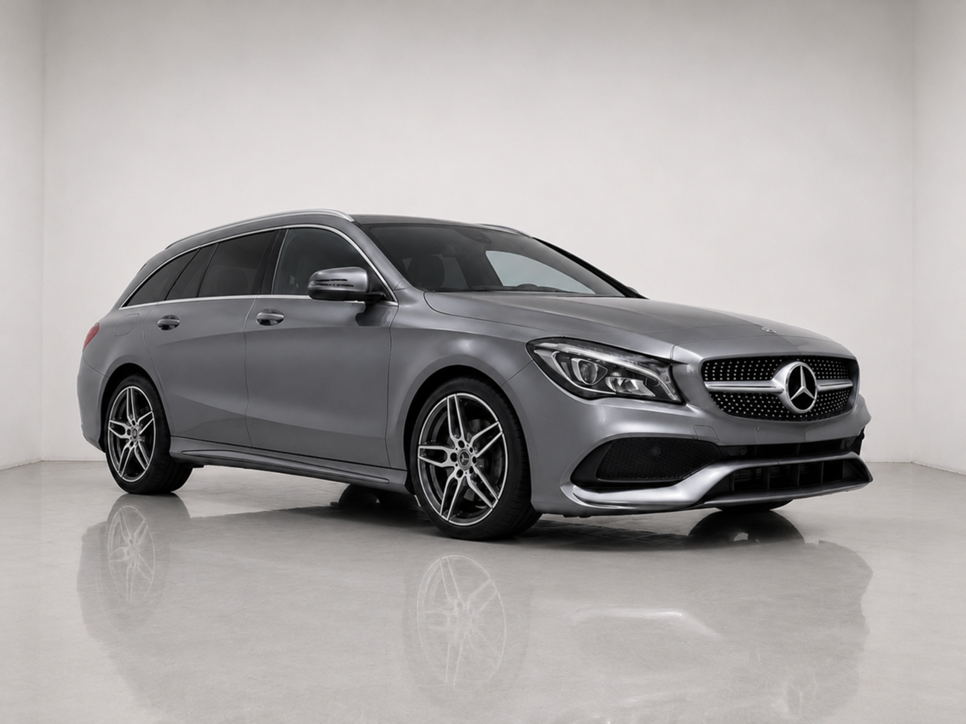 Mercedes CLA Shooting Brake 180 Premium automatica FL - Autoviemme