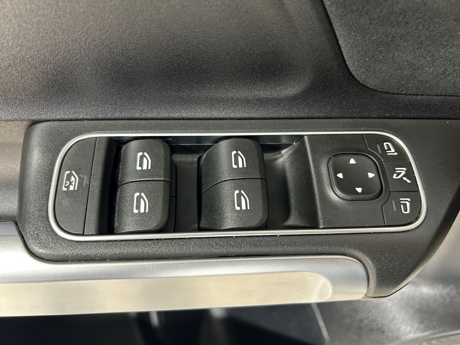 Mercedes GLB 200 d Premium 4matic automatica telecamera 360 - Autoviemme