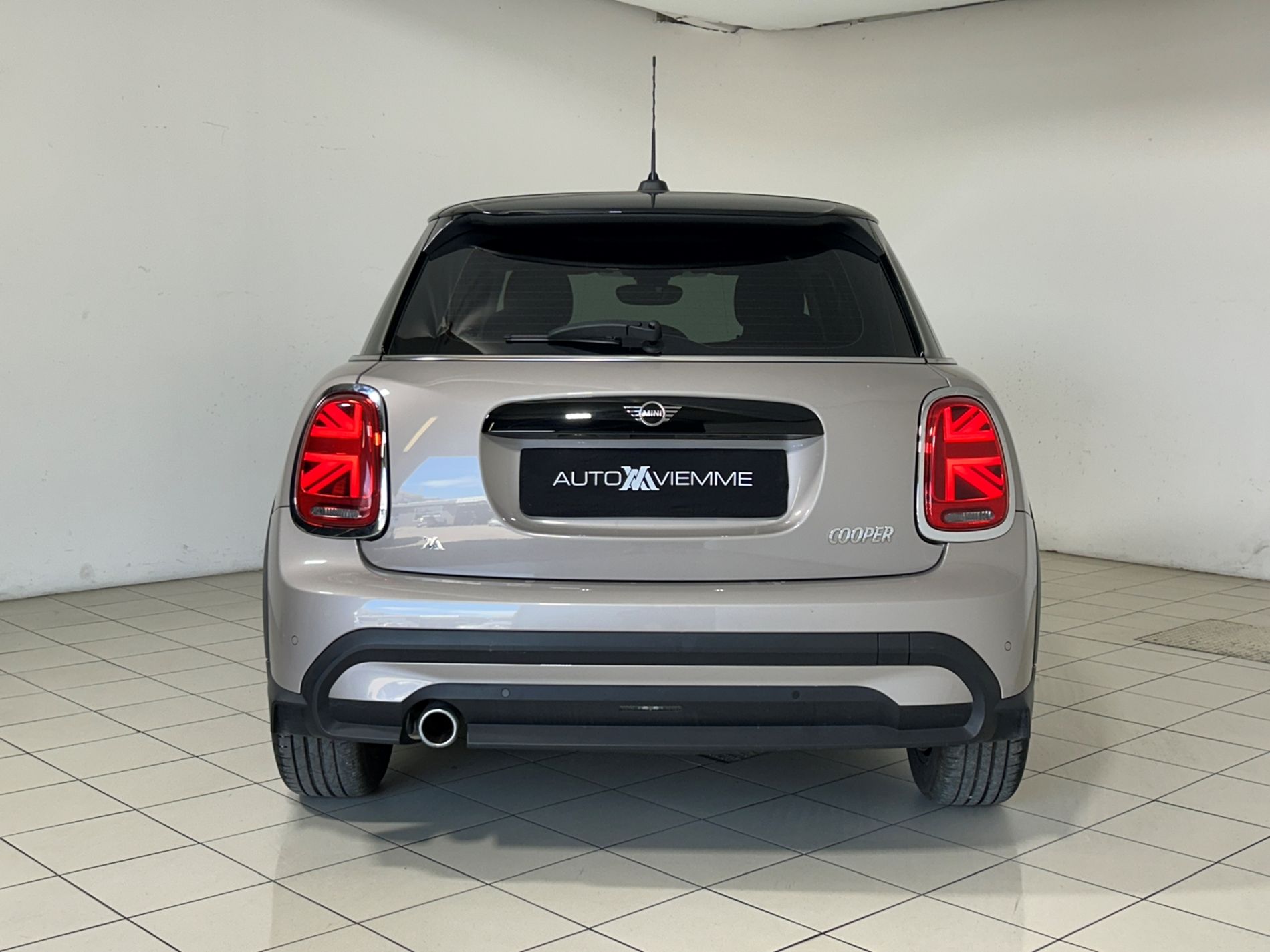 Mini 5p 1.5 Cooper Essential auto - Autoviemme