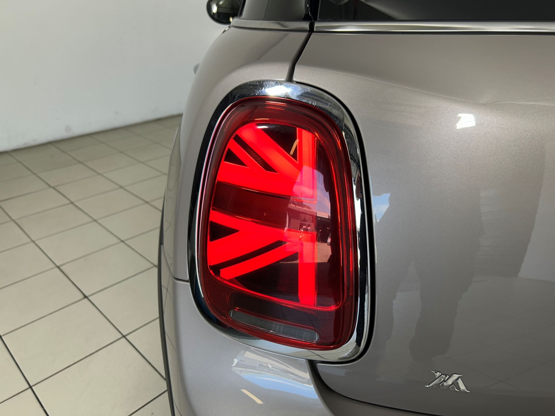 Mini 5p 1.5 Cooper Essential auto - Autoviemme