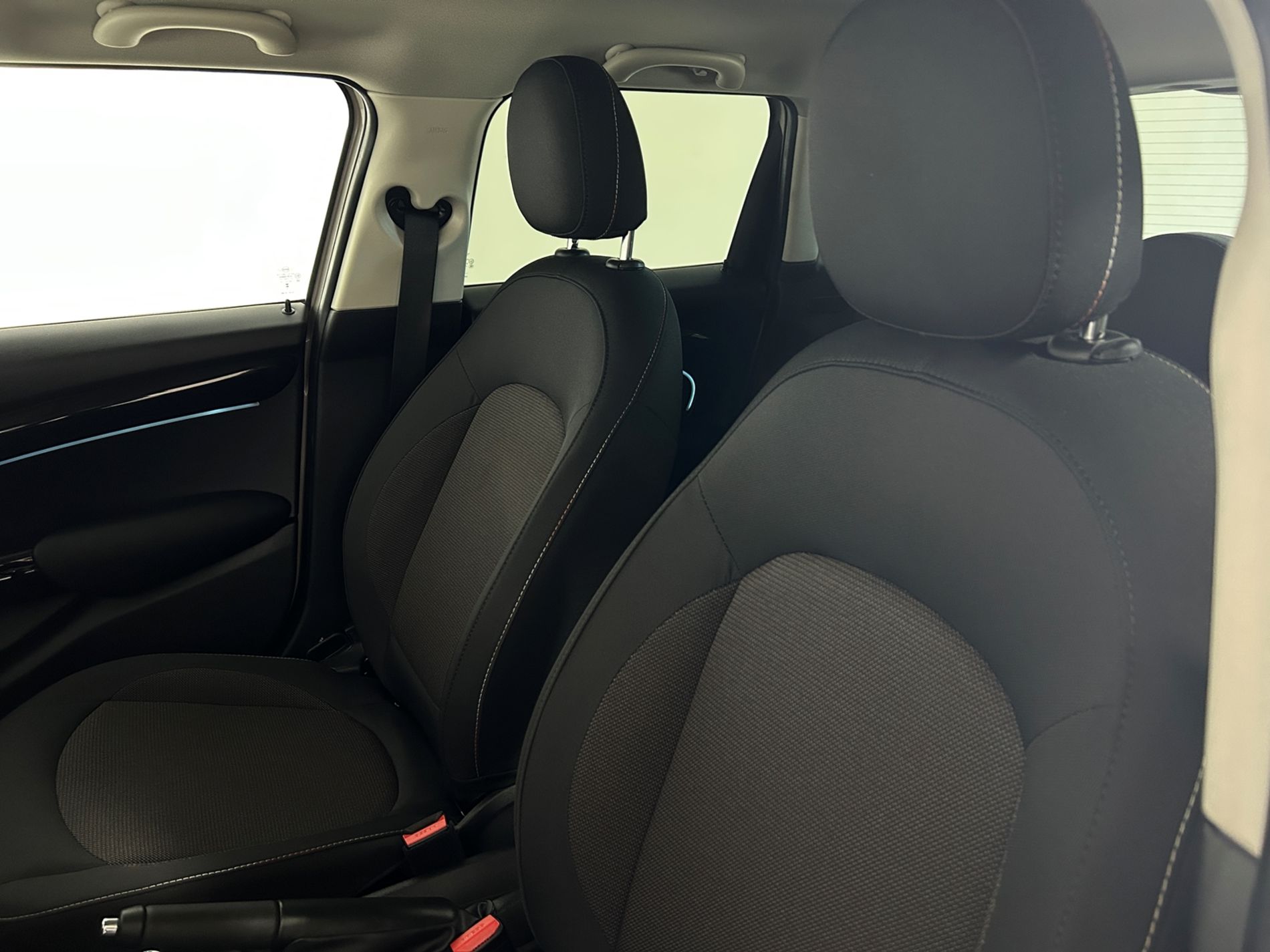 Mini 5p 1.5 Cooper Essential auto - Autoviemme