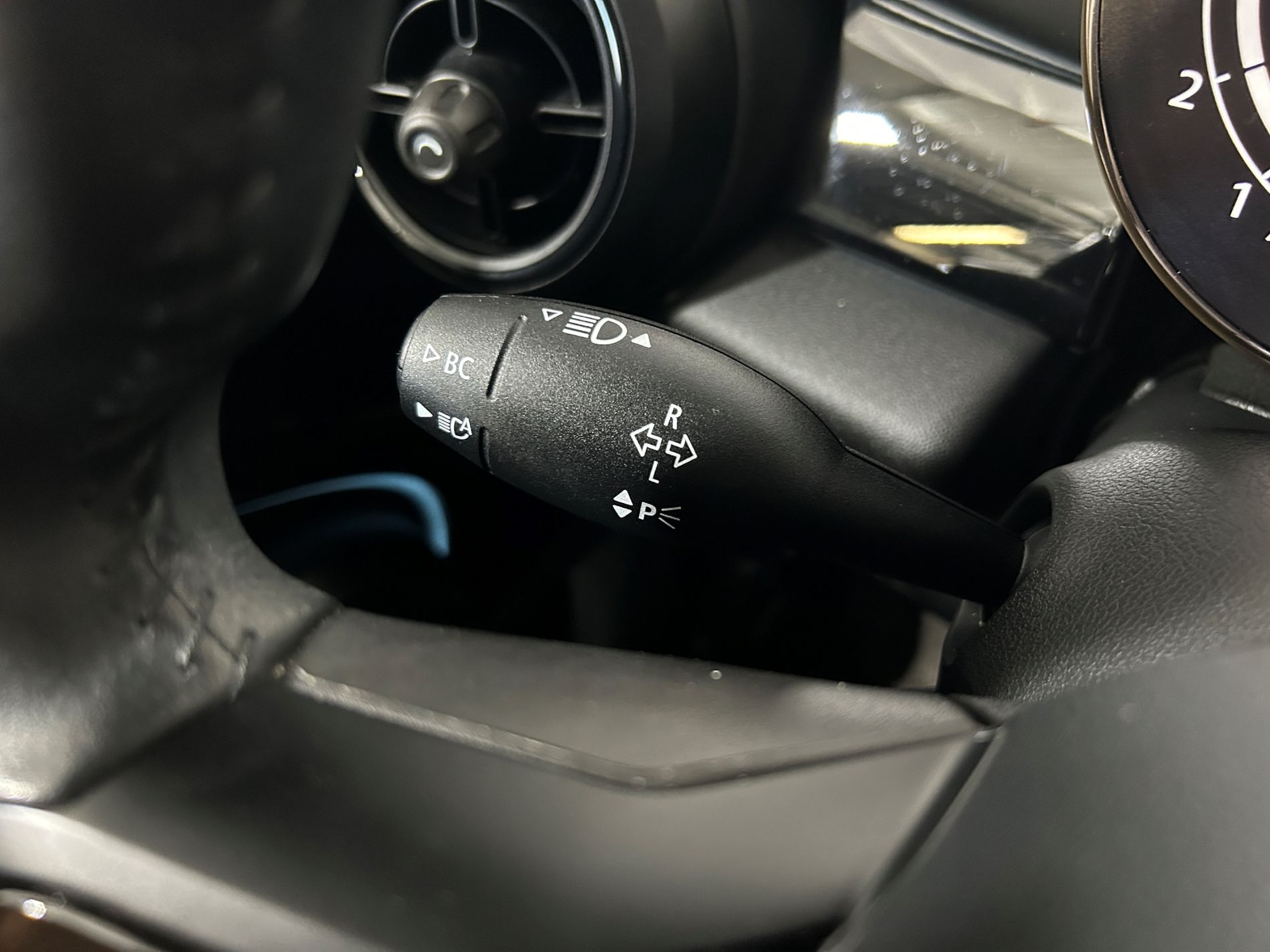 Mini 5p 1.5 Cooper Essential auto - Autoviemme