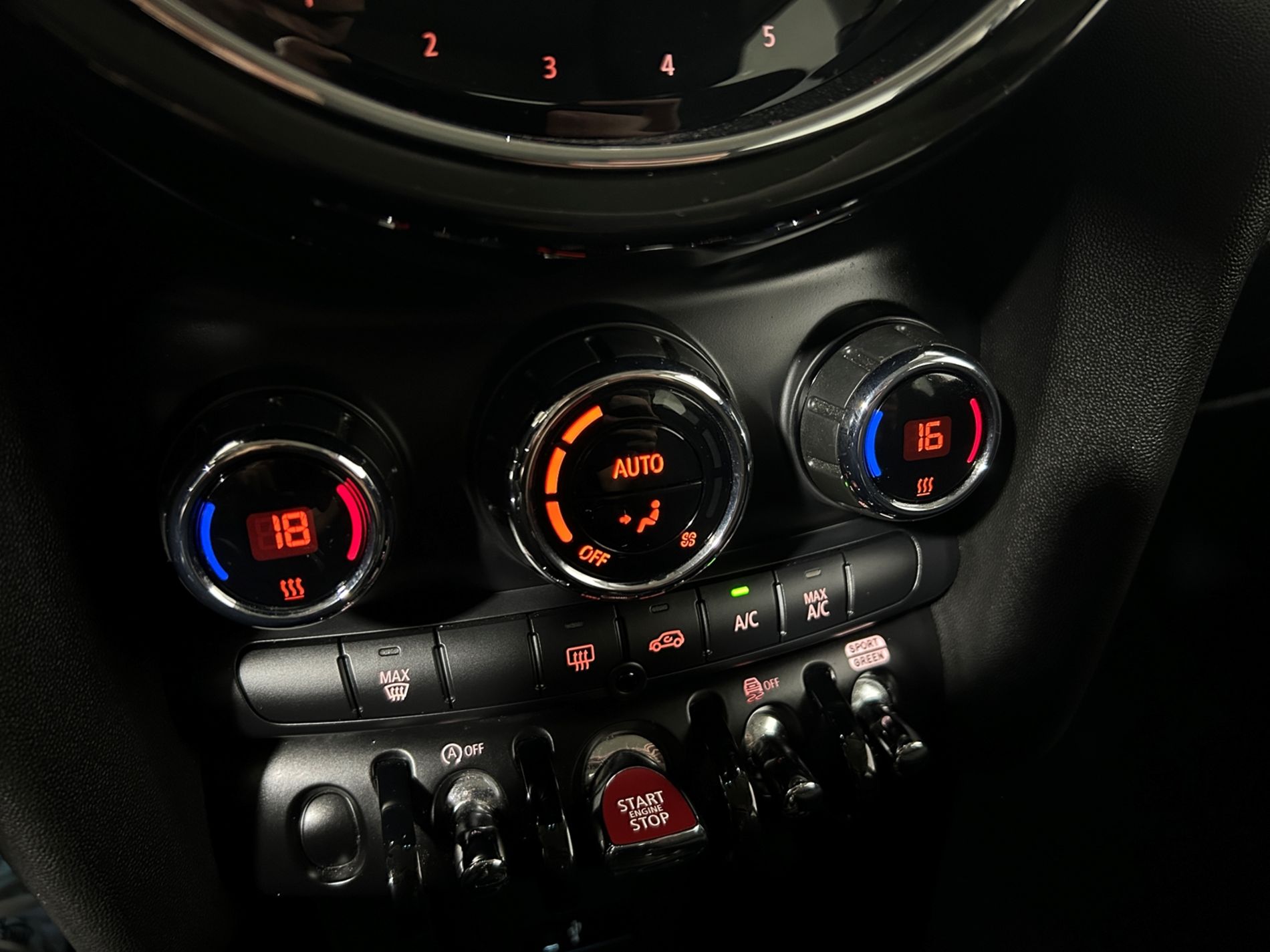 Mini 5p 1.5 Cooper Essential auto - Autoviemme