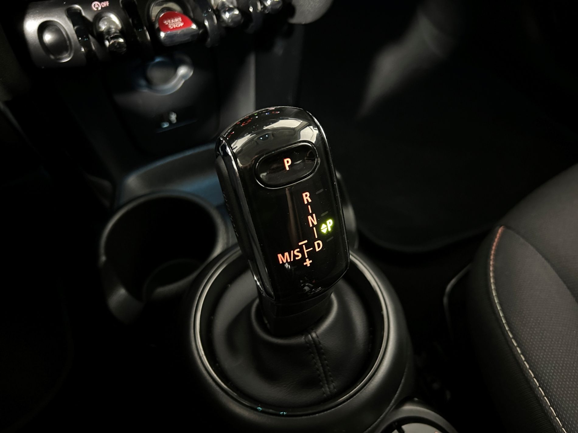 Mini 5p 1.5 Cooper Essential auto - Autoviemme