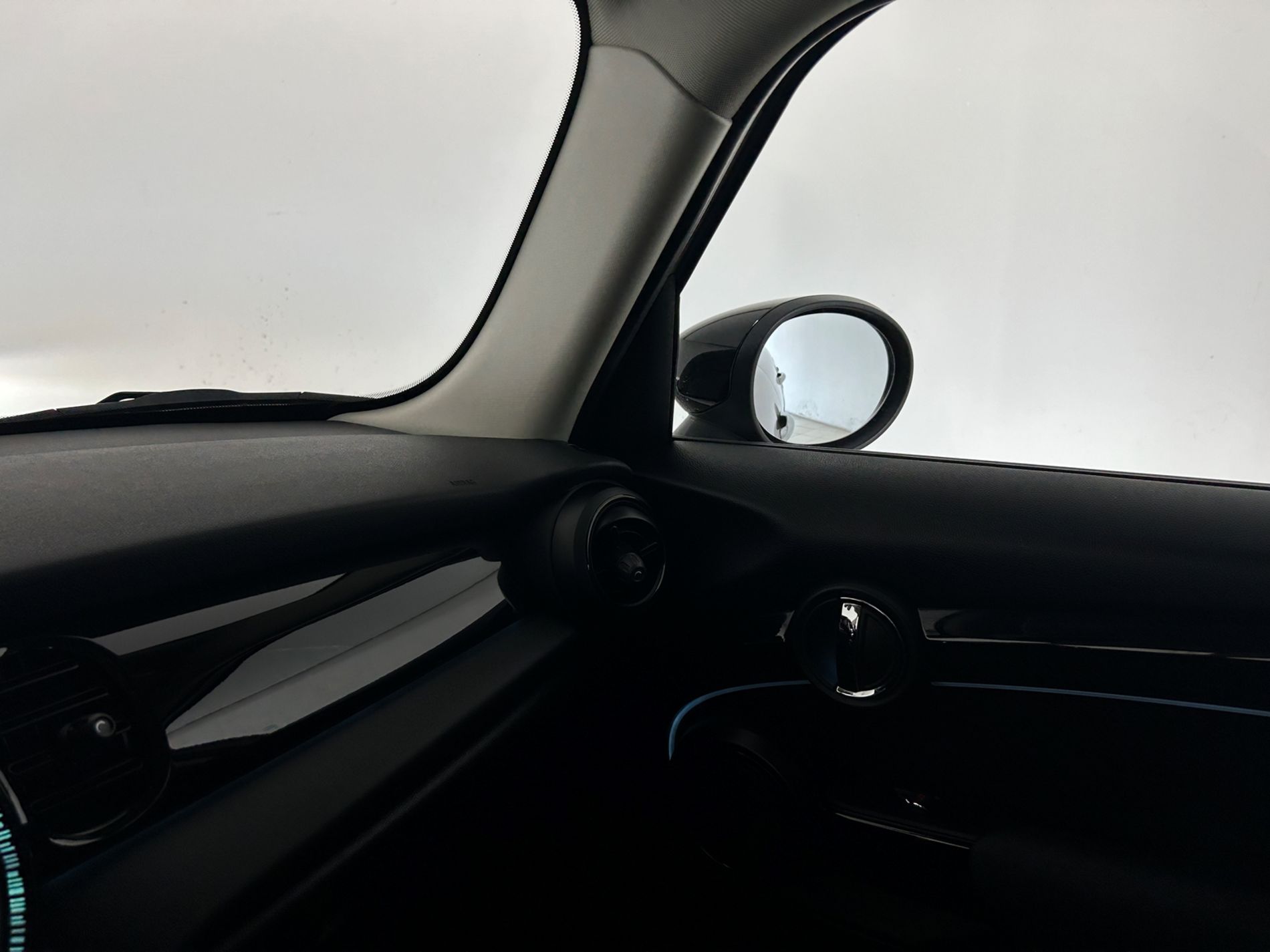 Mini 5p 1.5 Cooper Essential auto - Autoviemme