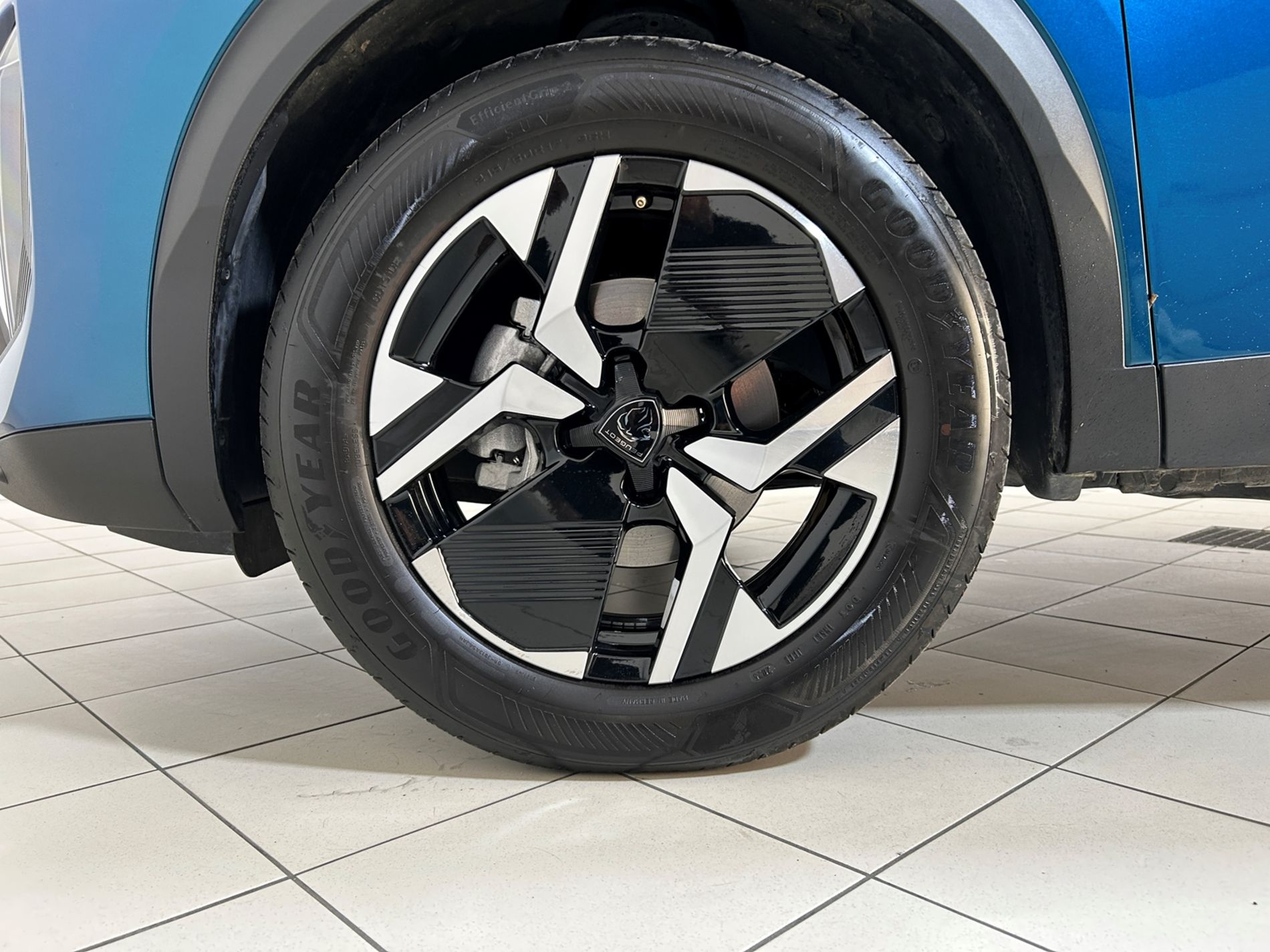 Peugeot 2008 1.2 Allure s&s 100 cv - Autoviemme