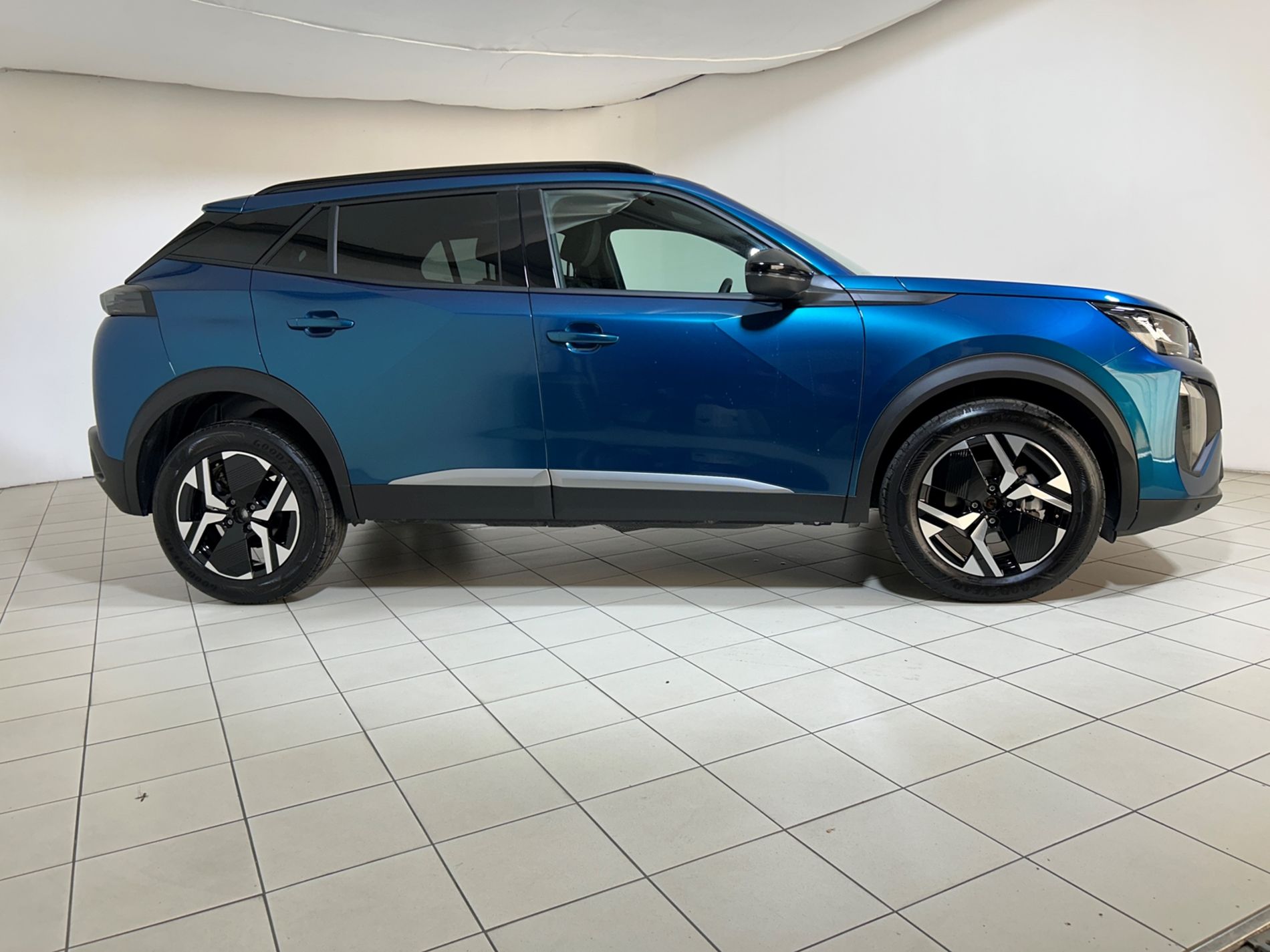 Peugeot 2008 1.2 Allure s&s 100 cv - Autoviemme