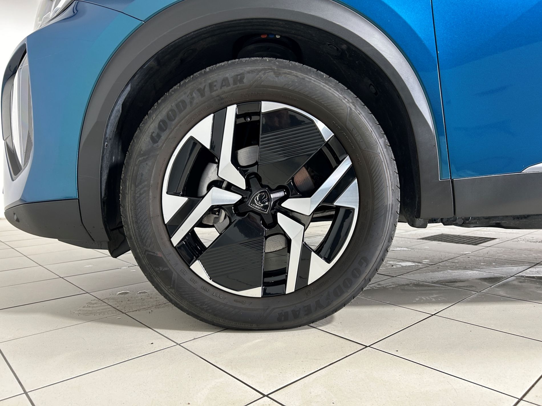 Peugeot 2008 1.2 Allure s&s 100 cv - Autoviemme