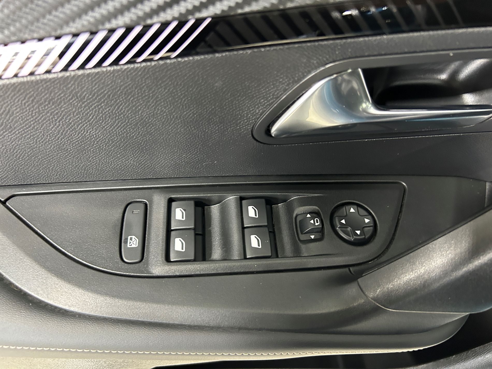 Peugeot 2008 1.2 Allure s&s 100 cv - Autoviemme