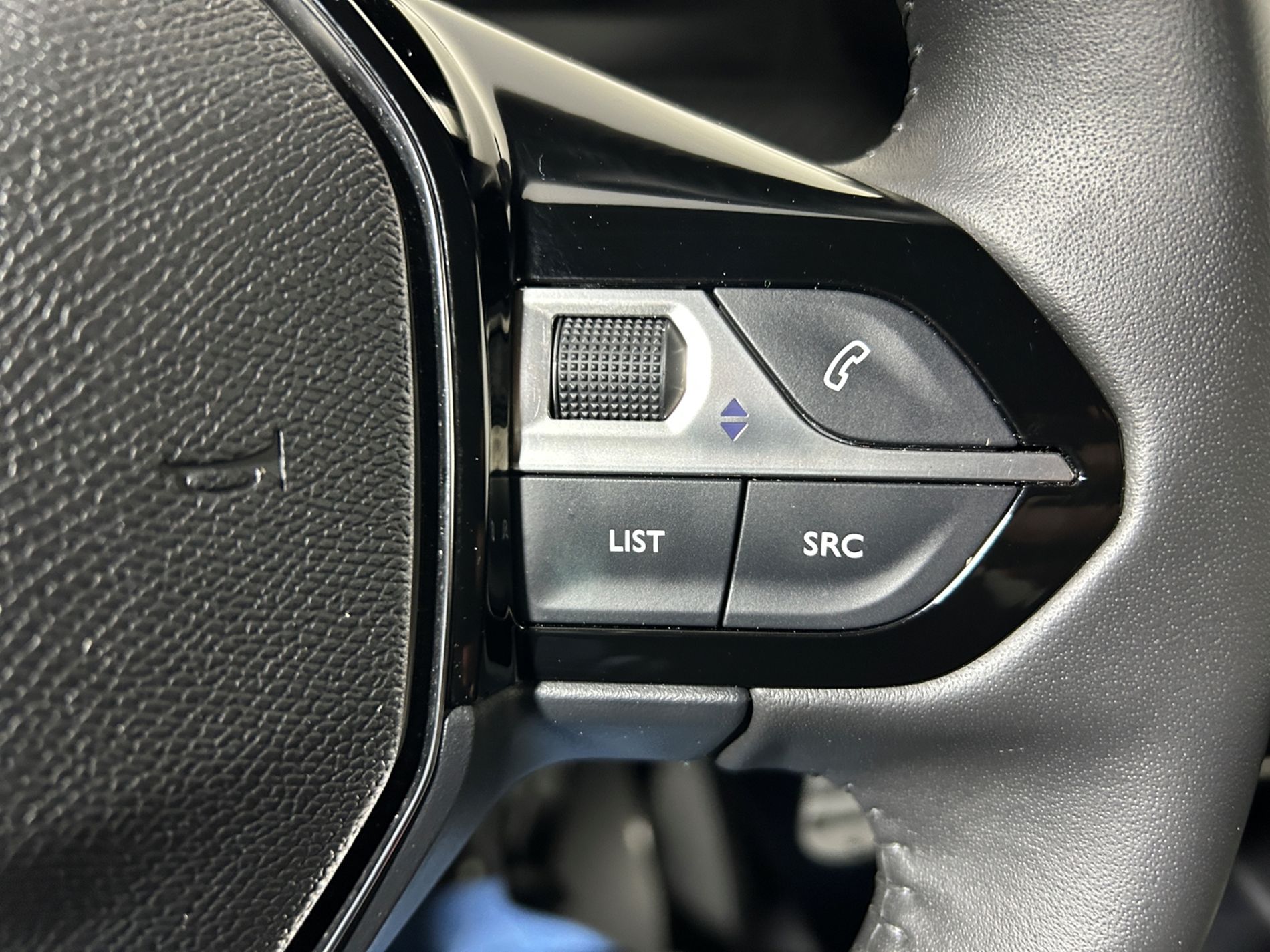 Peugeot 2008 1.2 Allure s&s 100 cv - Autoviemme