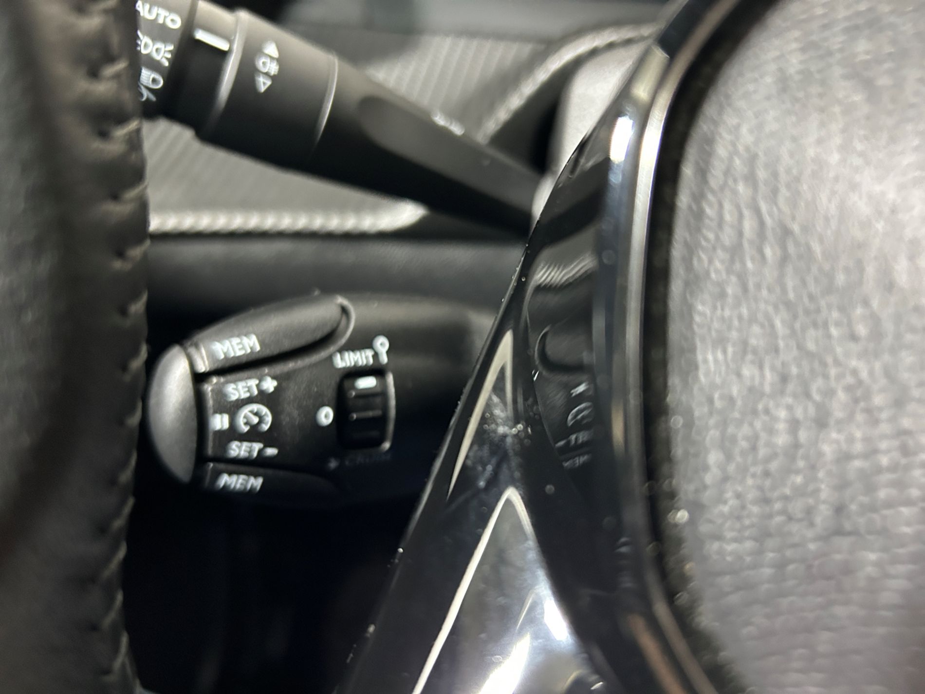 Peugeot 2008 1.2 Allure s&s 100 cv - Autoviemme