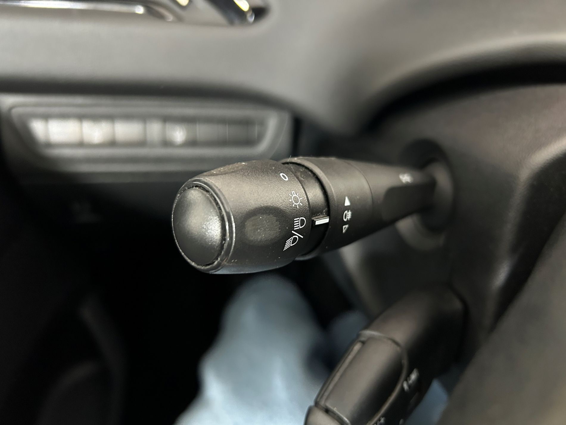 Peugeot 208 VAN 1.4 Hdi 68 cv Fap - Autoviemme