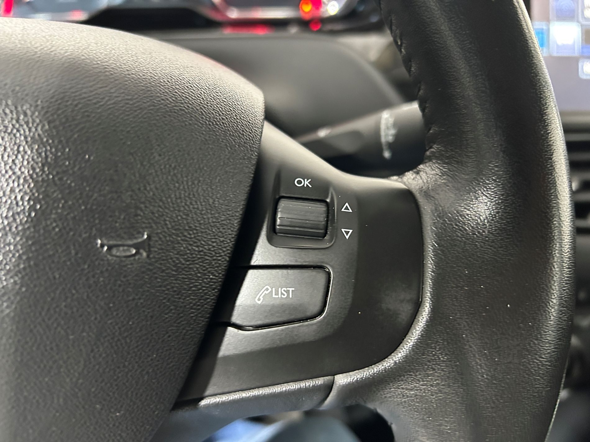 Peugeot 208 5p 1.2 puretech Active 82cv - Autoviemme