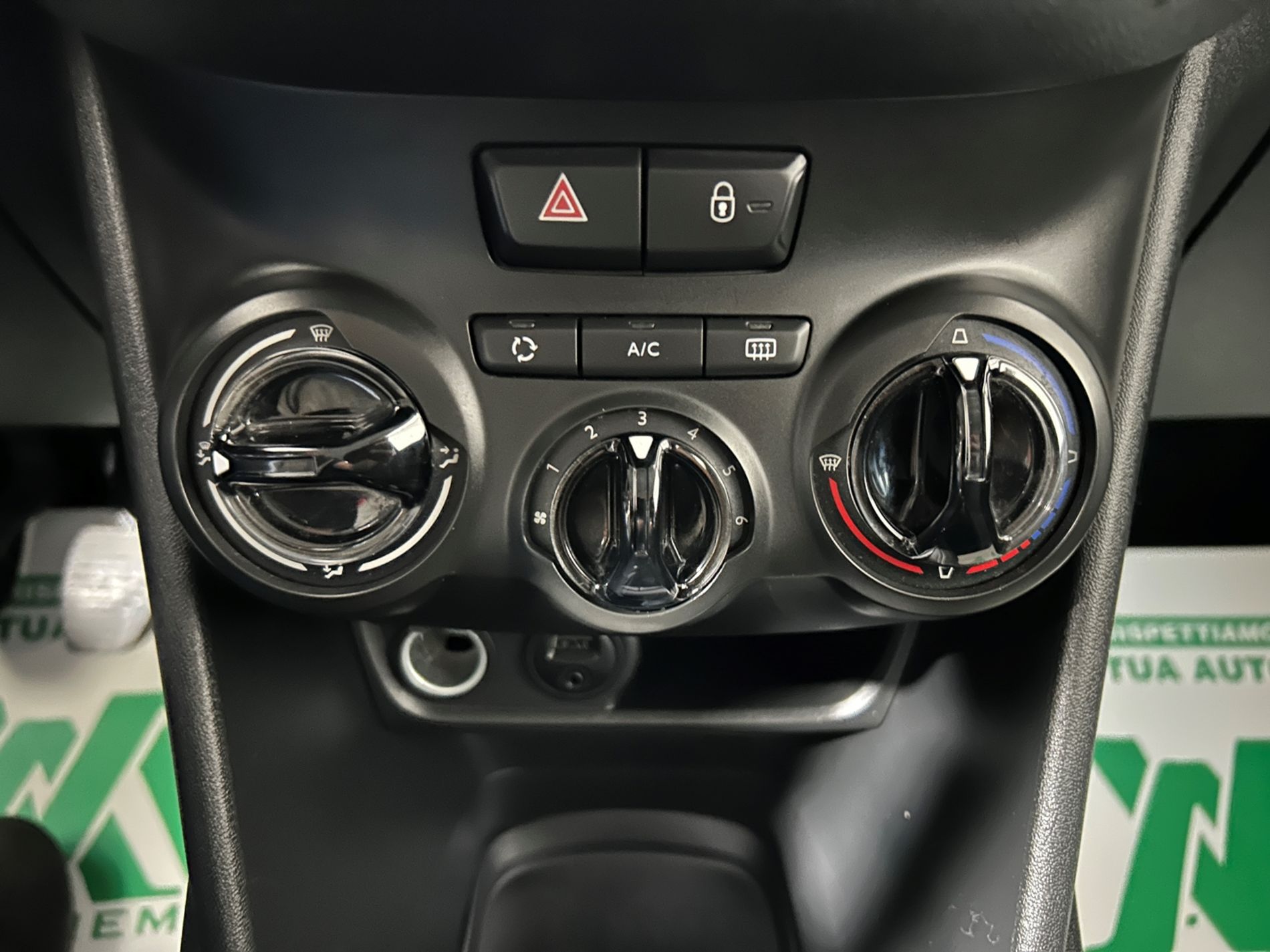 Peugeot 208 5p 1.2 puretech Active 82cv - Autoviemme