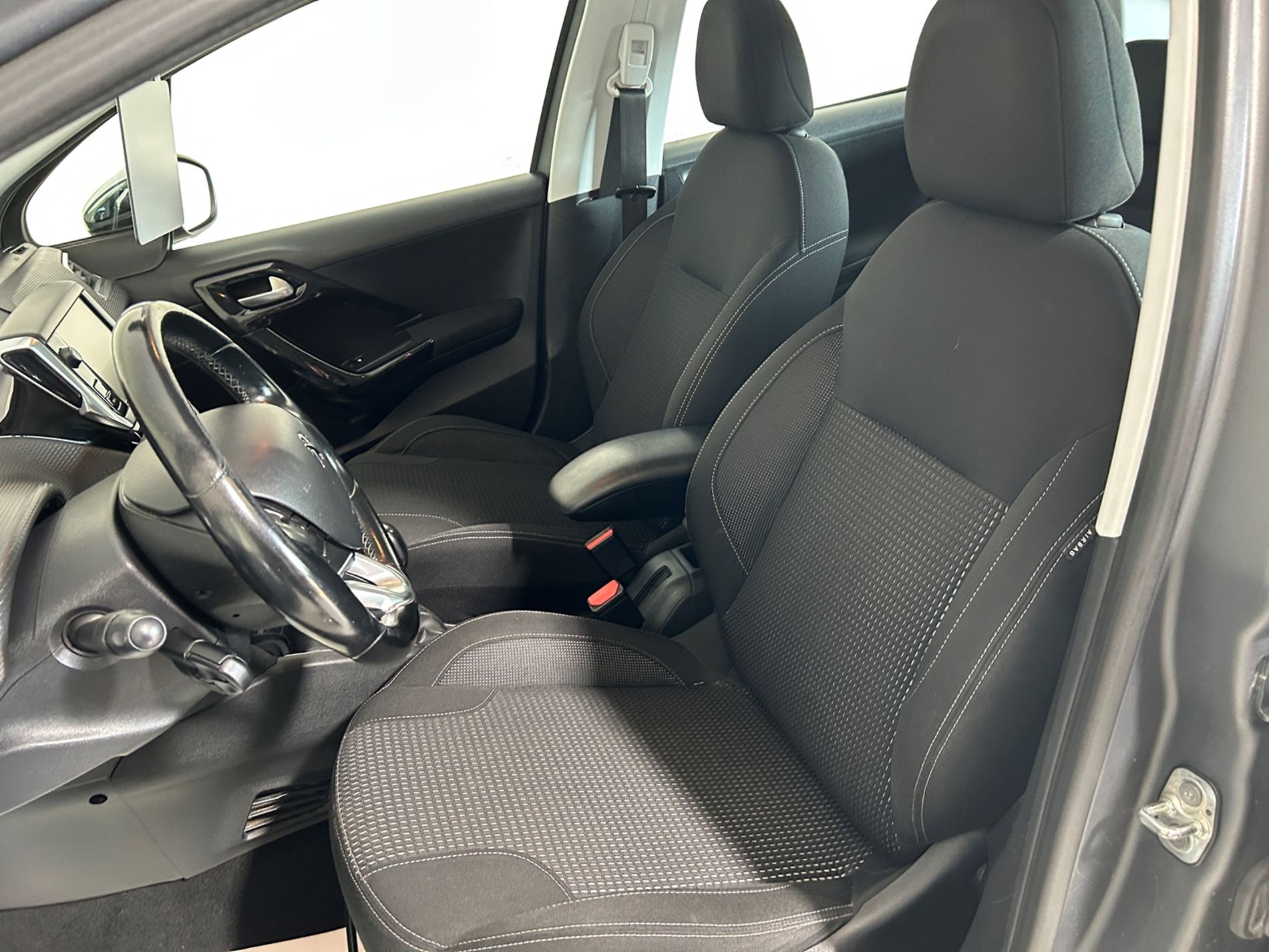 Peugeot 208 5p 1.2 puretech Allure 82 cv - Autoviemme