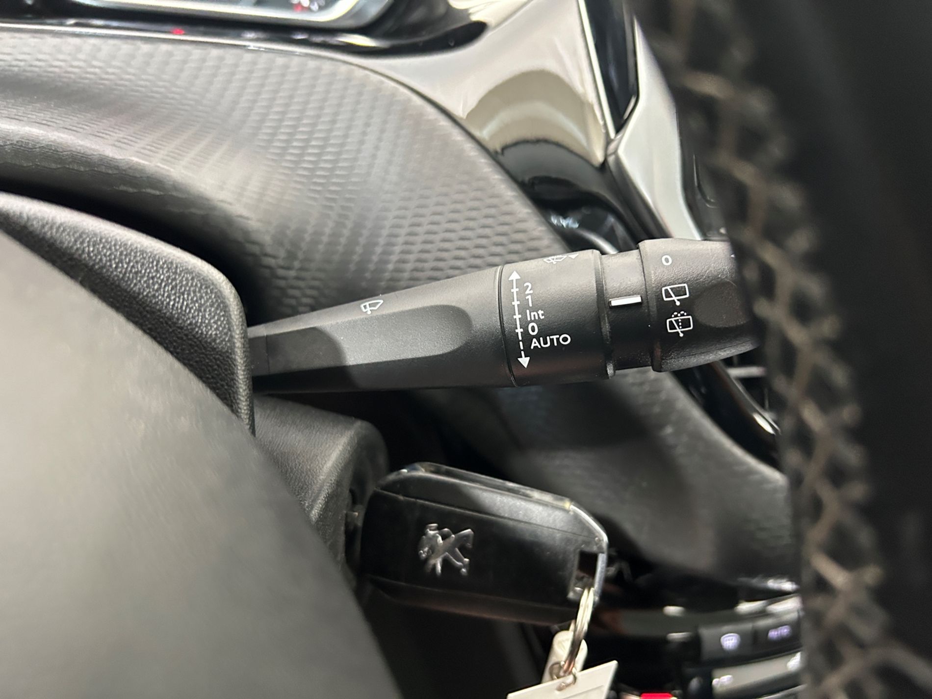 Peugeot 208 5p 1.2 puretech Allure 82 cv - Autoviemme