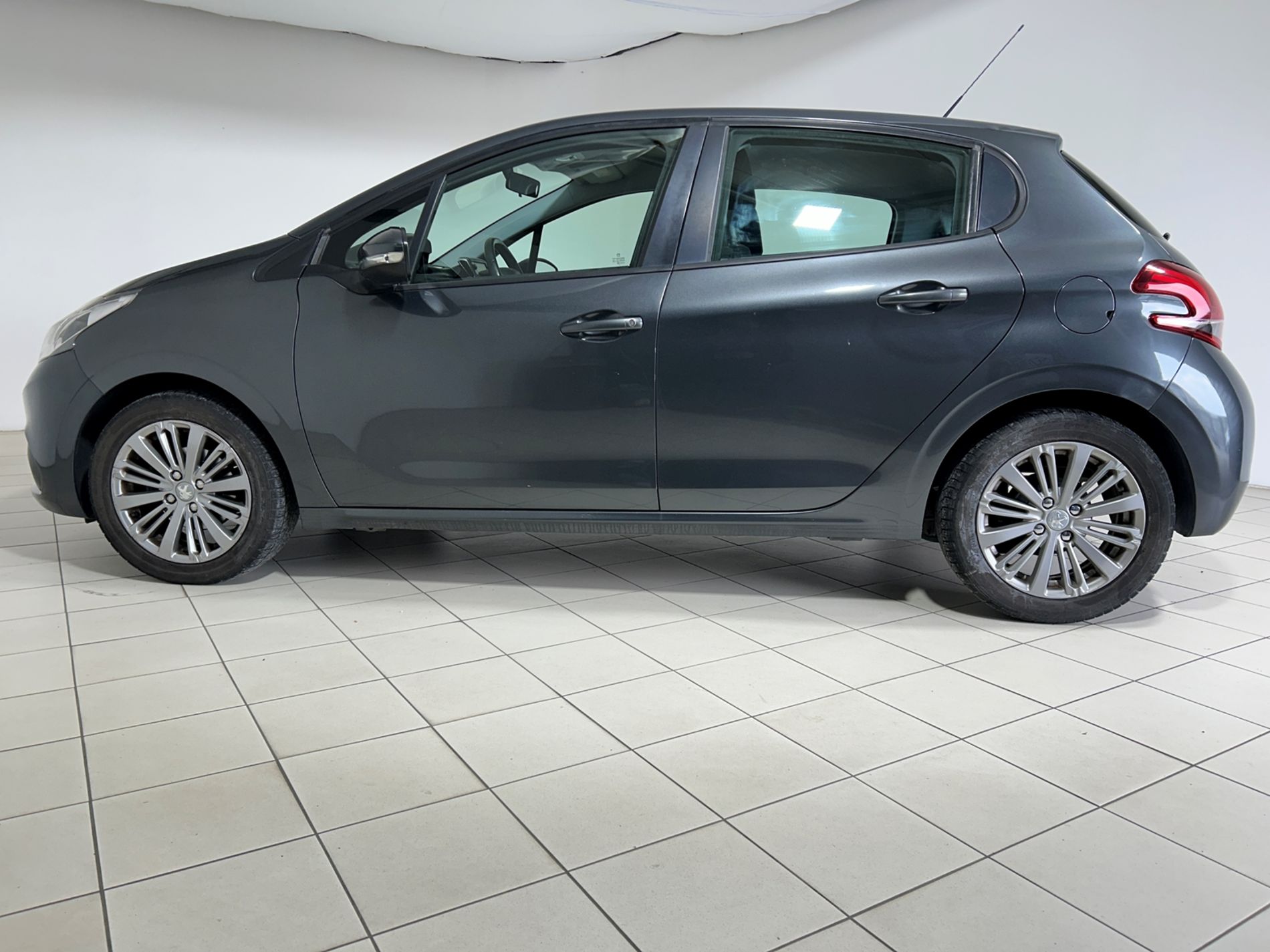 Peugeot 208 1.2 Active 82 cv per commercianti - Autoviemme