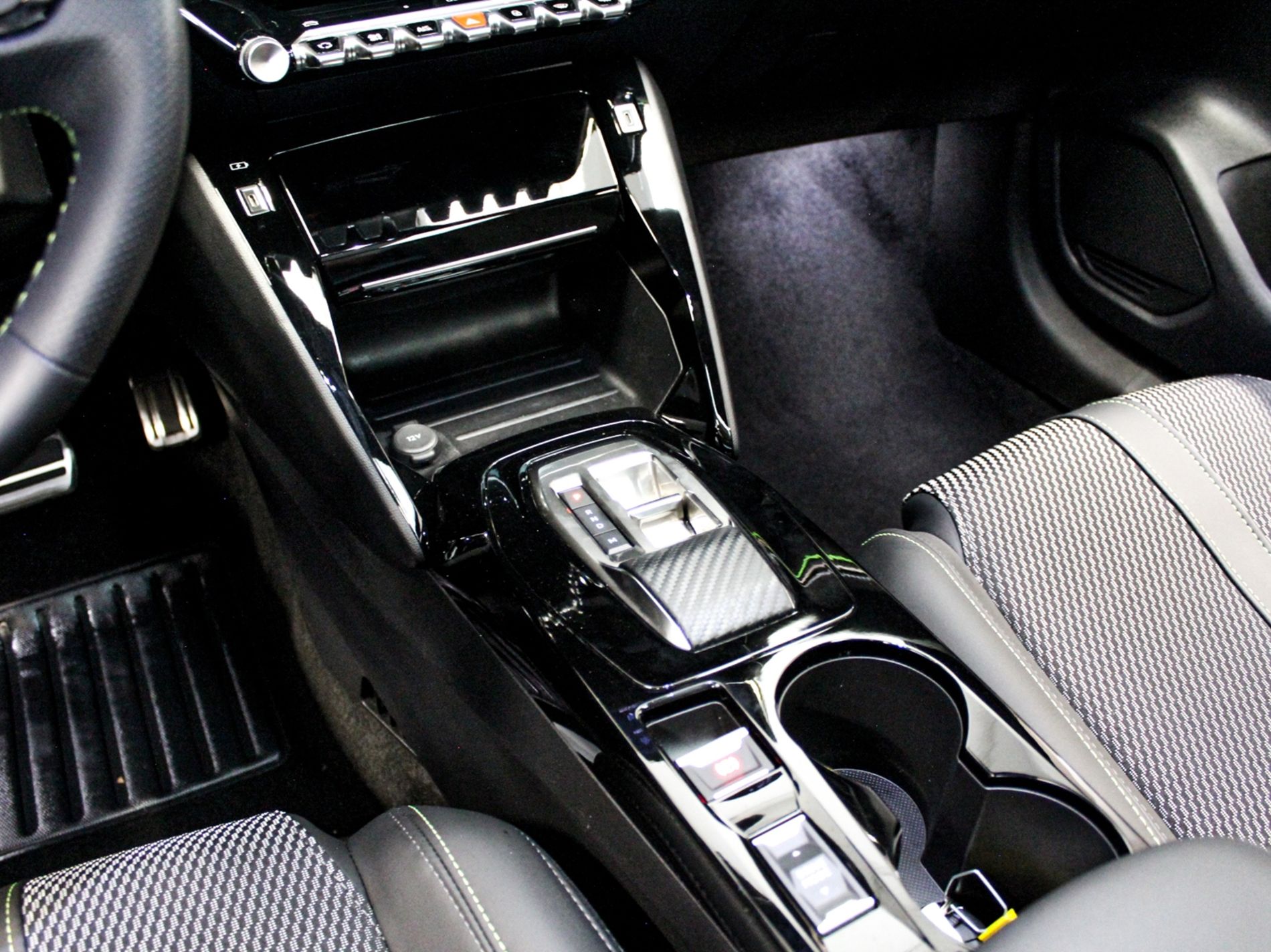 208 1.2 hybrid GT 110cv e-dcs 6 - Autoviemme