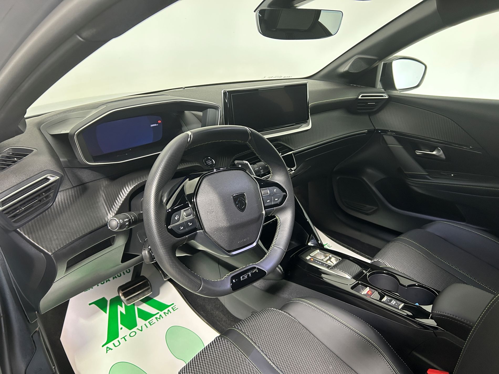 Peugeot 208 1.2 hybrid GT 145 cv e-dcs 6 - Autoviemme