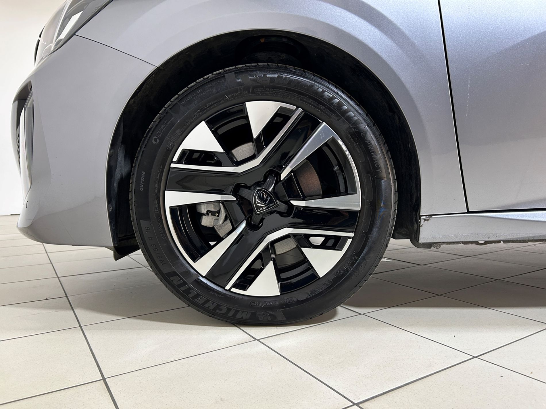 Peugeot 208 1.2 Allure 100cv e-dcs 6   - Autoviemme