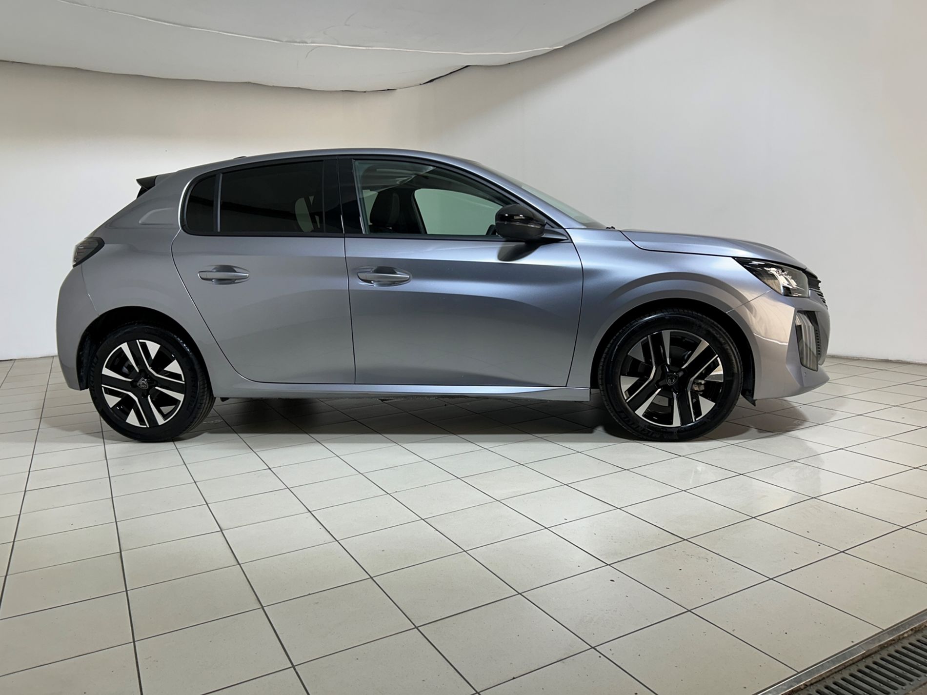 Peugeot 208 1.2 Allure 100cv e-dcs 6   - Autoviemme