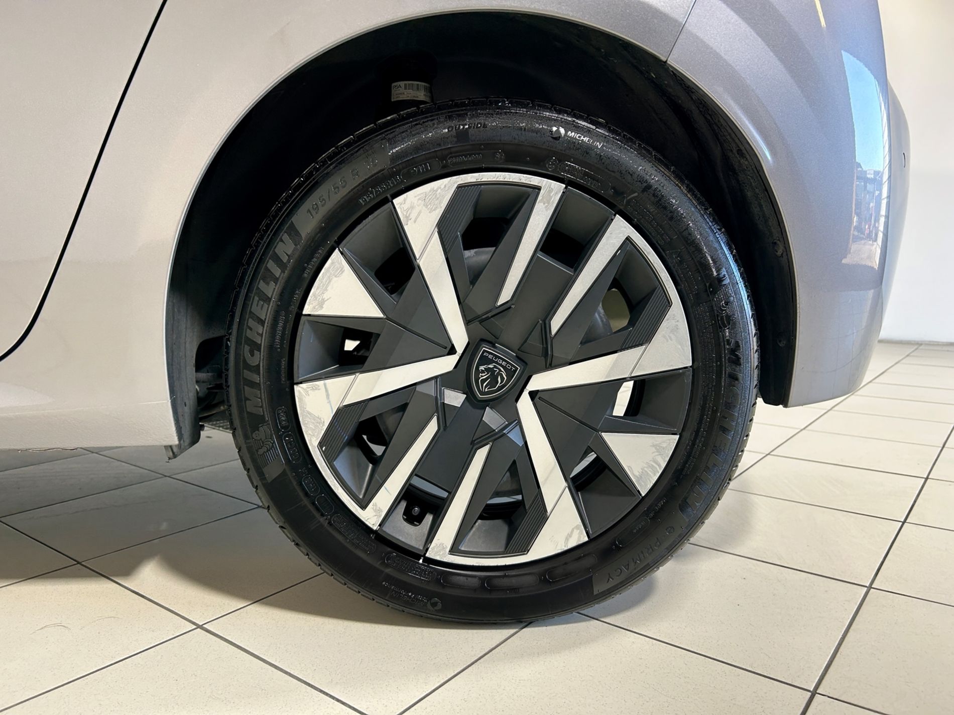 208 1.2 Active s&s 100cv - Autoviemme