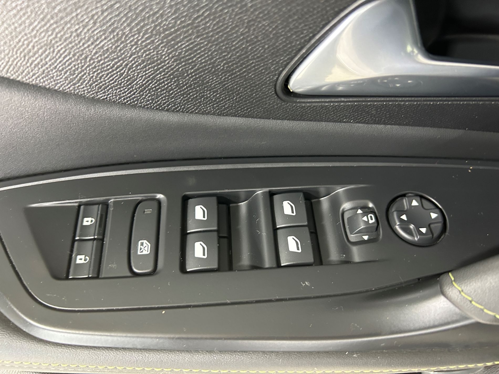 Peugeot 308 1.2 hybrid GT 145cv e-dcs 6 - Autoviemme