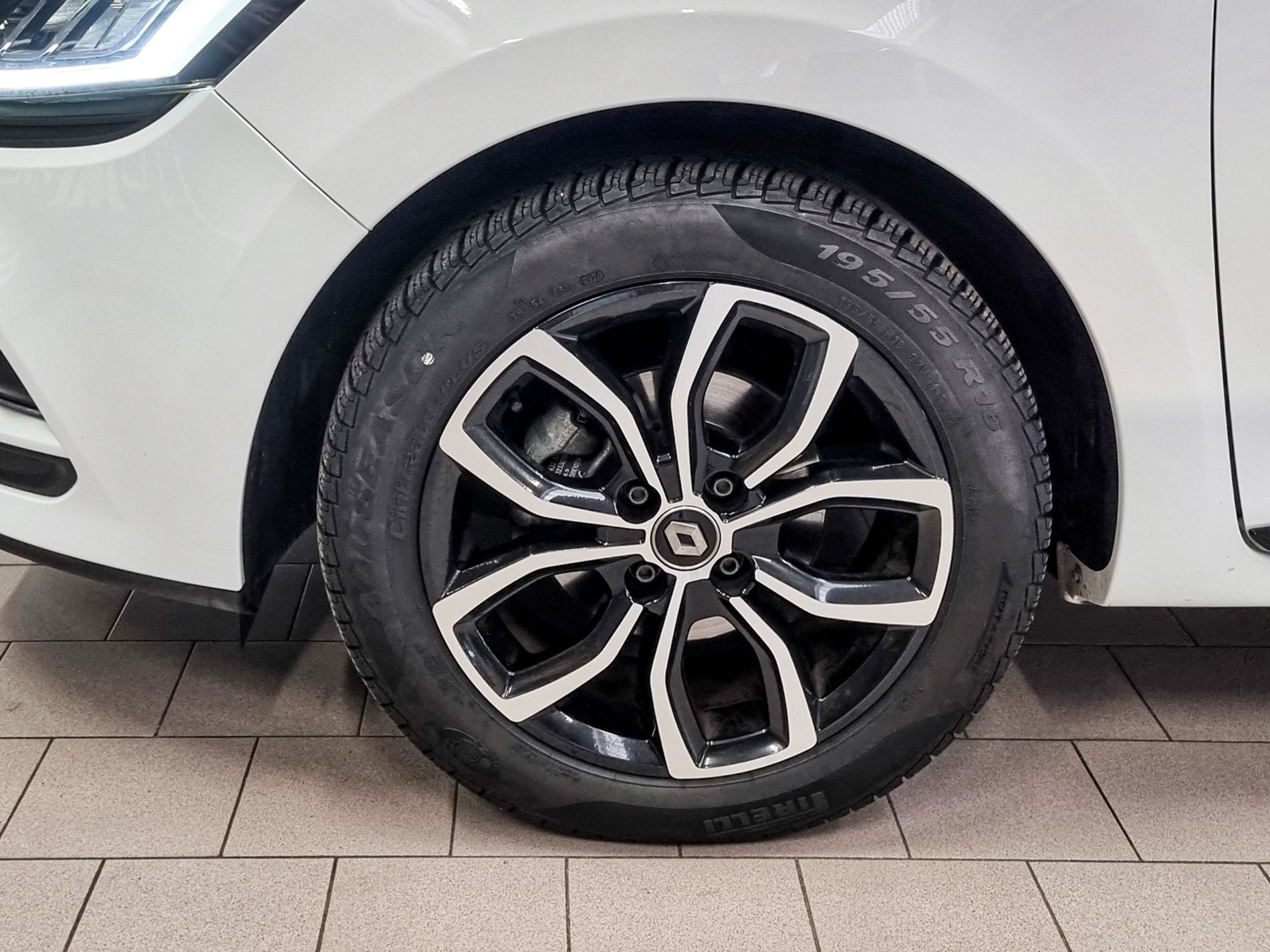 Clio Sporter 0.9 tce Moschino Zen 75cv - Autoviemme