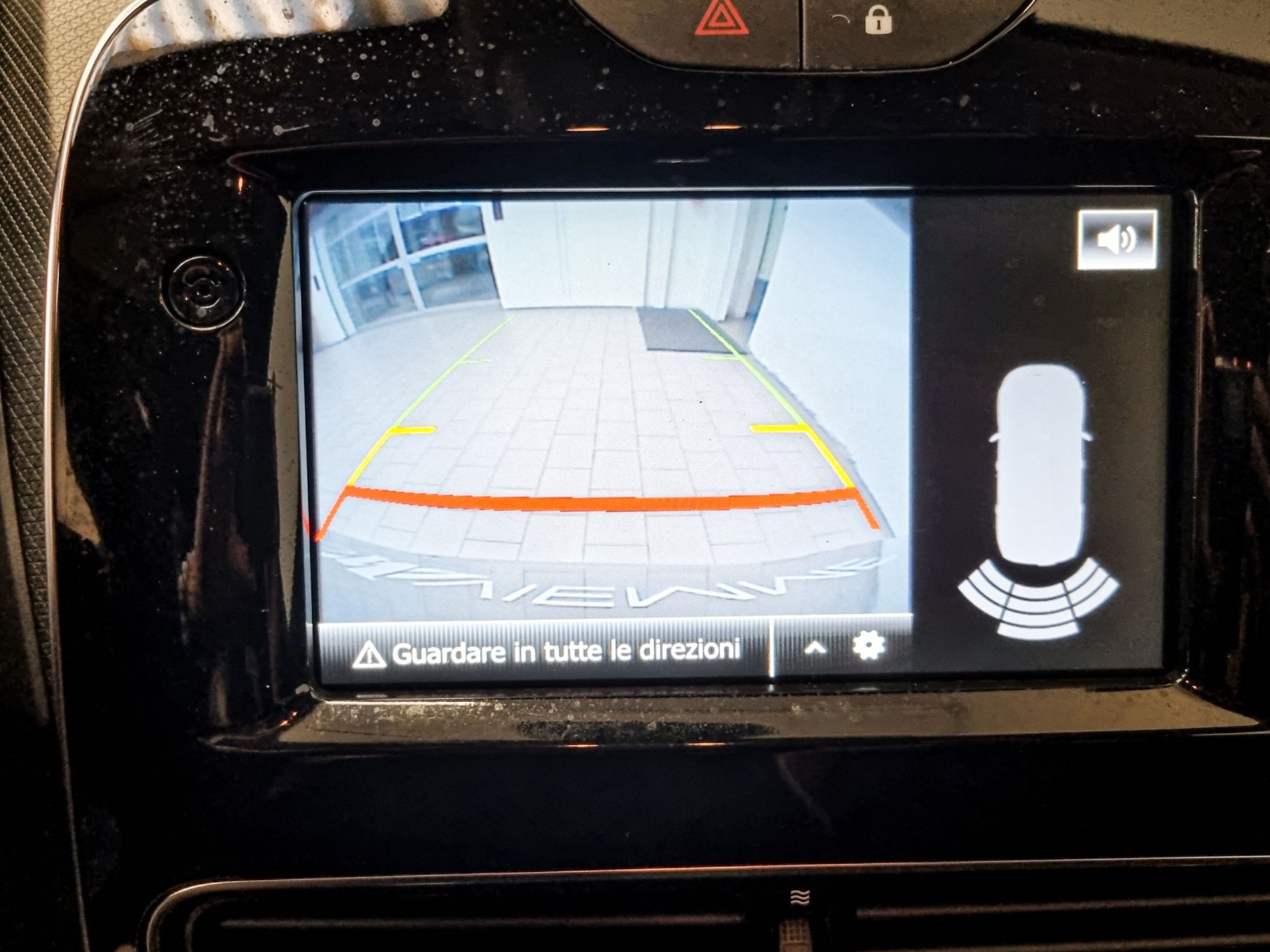 Clio Sporter 0.9 tce Moschino Zen 75cv - Autoviemme