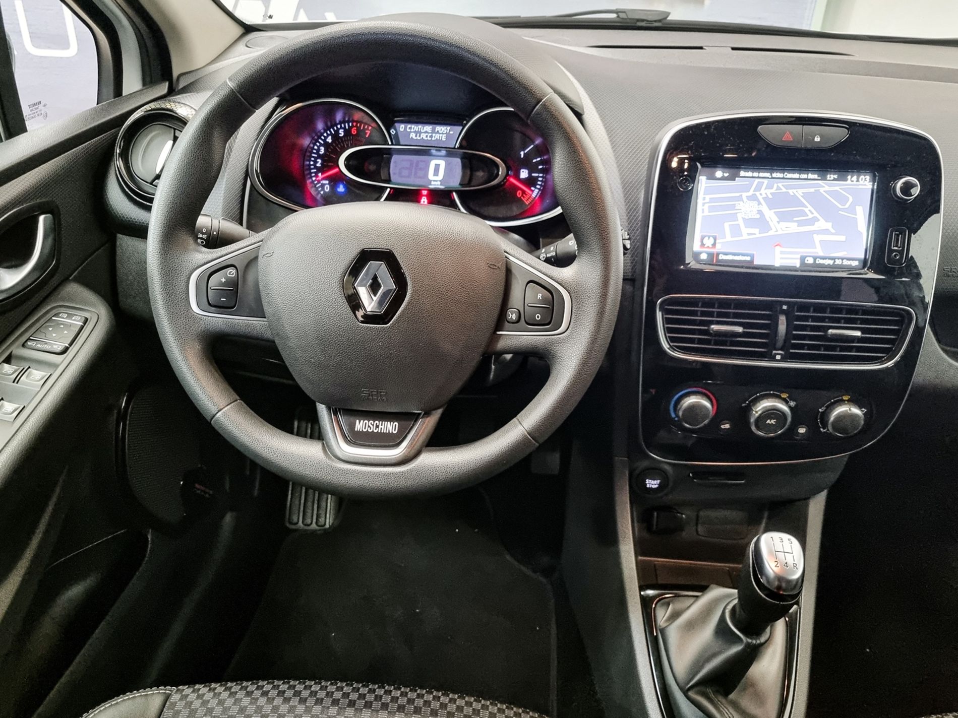 Clio Sporter 0.9 tce Moschino Zen 75cv - Autoviemme