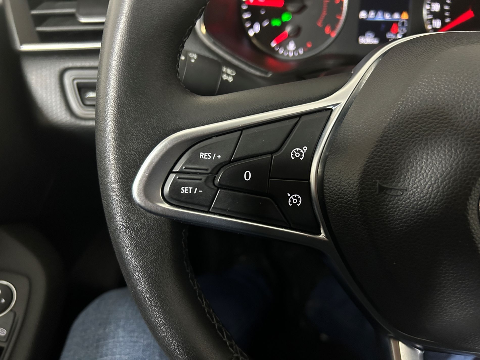 Clio 1.0 Business 90cv - Autoviemme