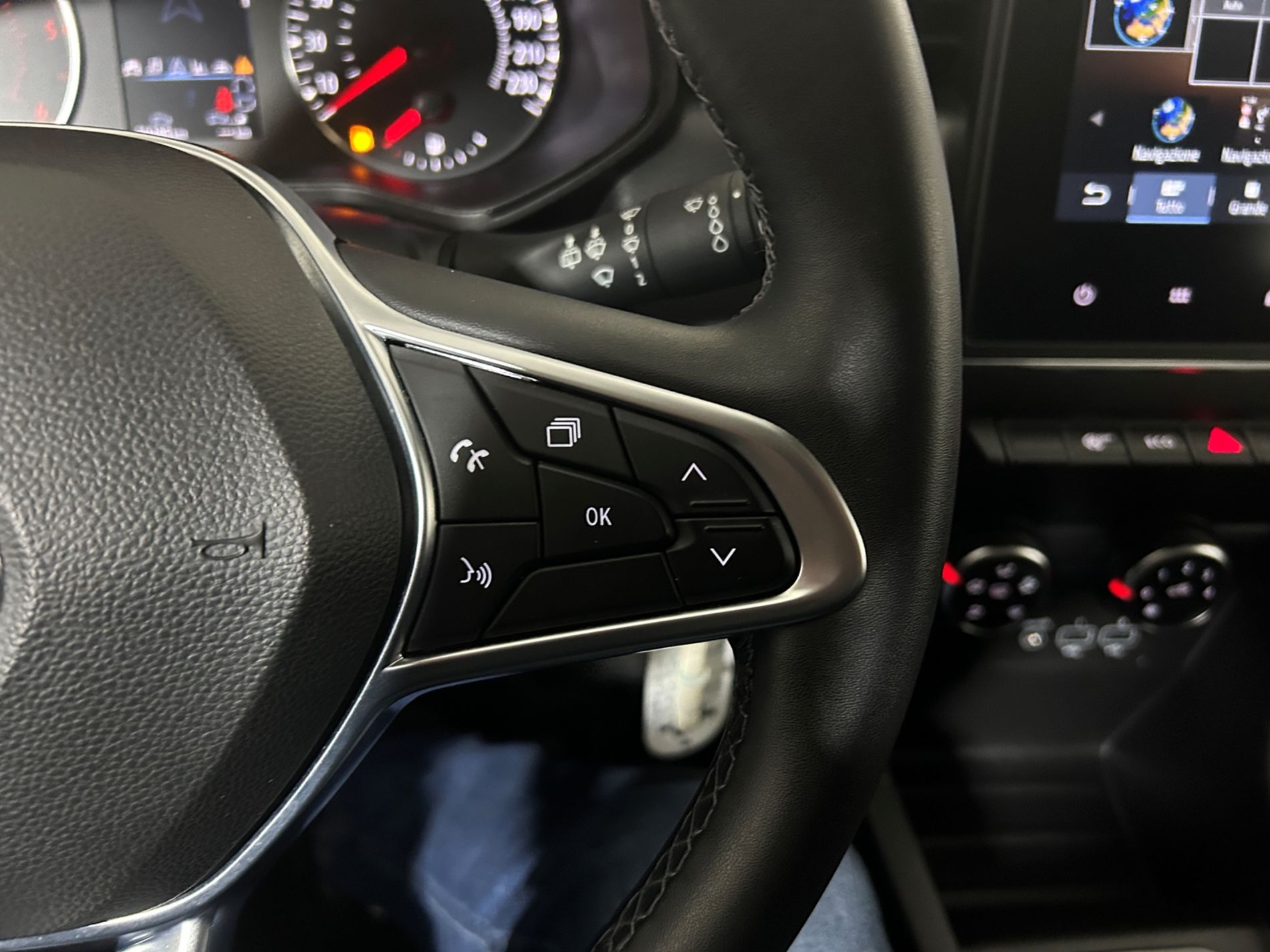 Clio 1.0 Business 90cv - Autoviemme