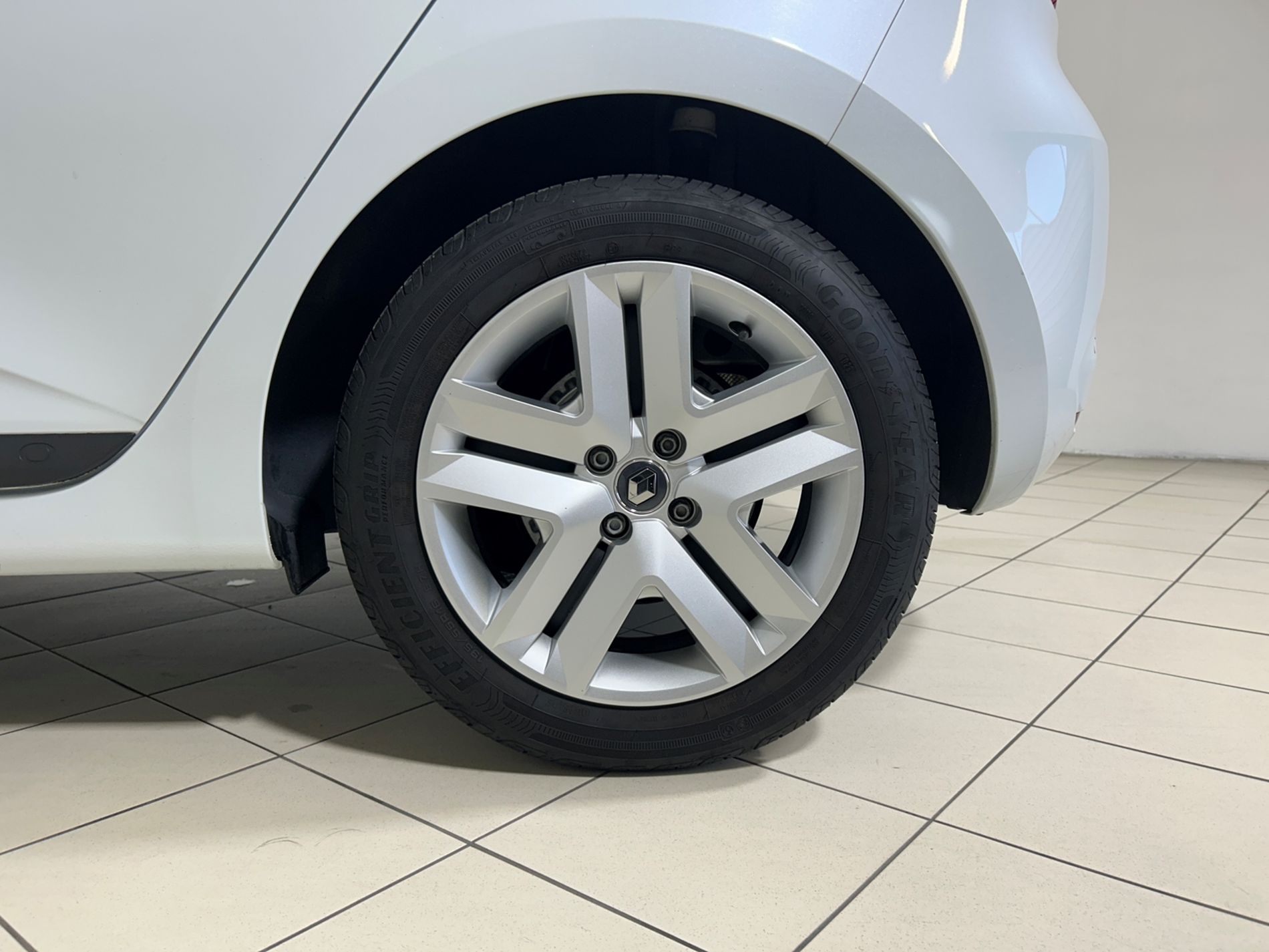 Clio 1.5 Business 100cv - Autoviemme