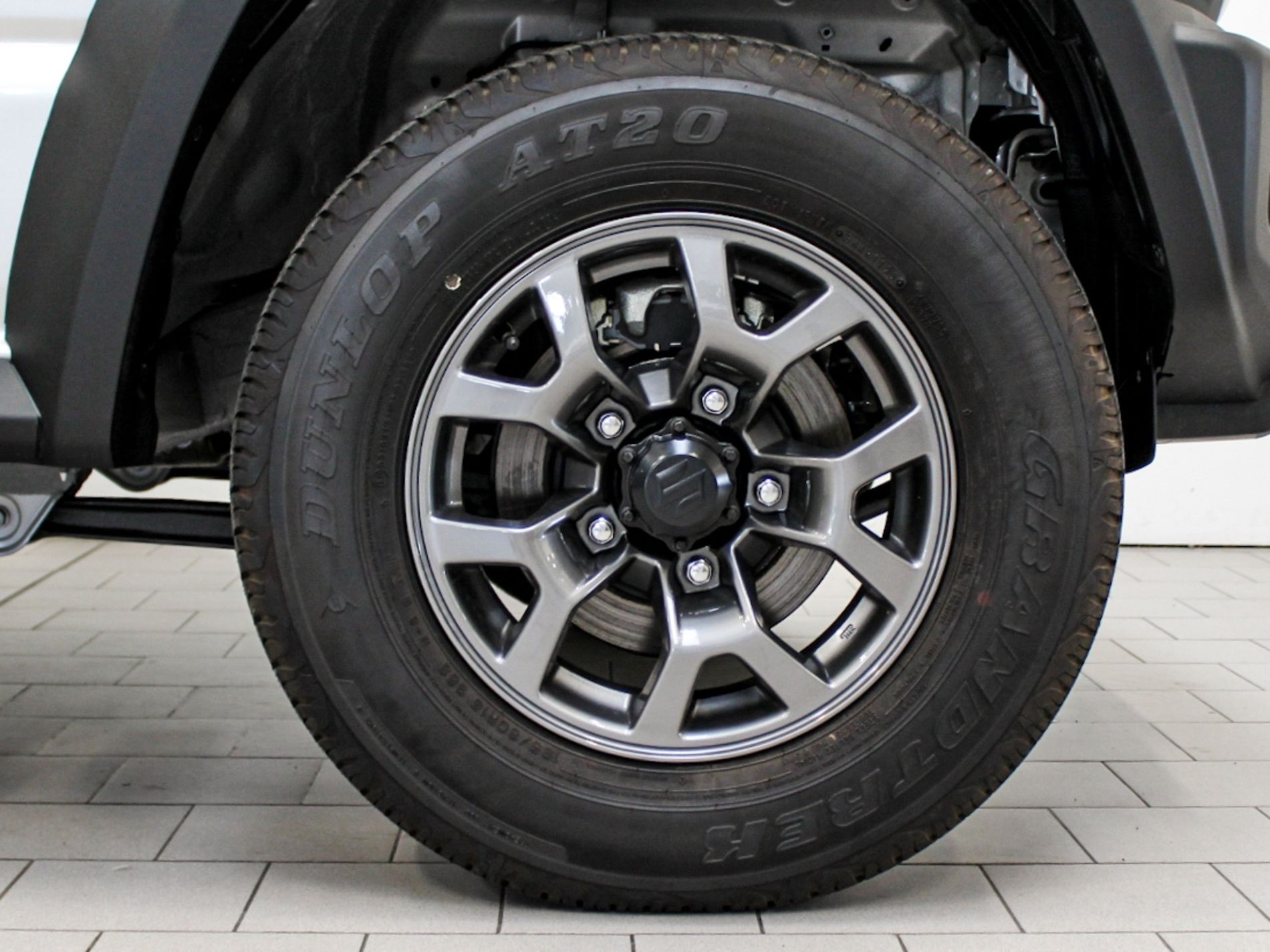 Suzuki Jimny 1.5 at3 porte - Autoviemme