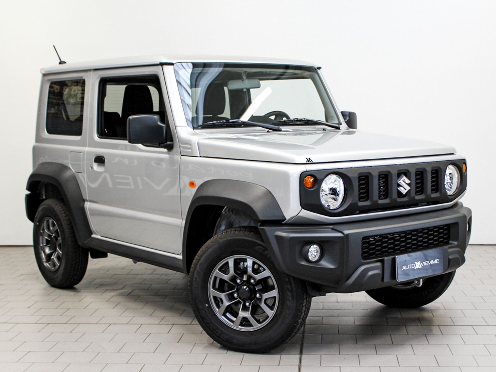 Suzuki Jimny 1.5 at3 porte - Autoviemme